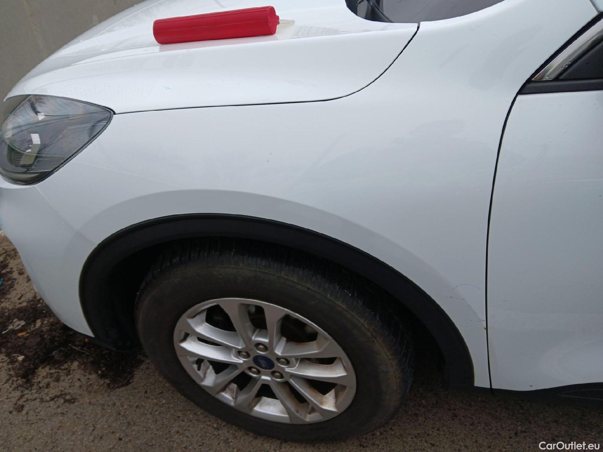  Ford  Kuga FORD  / 2019 / 5P / todoterreno Titanium 1.5T EcoBoost 88kW (120CV) #15