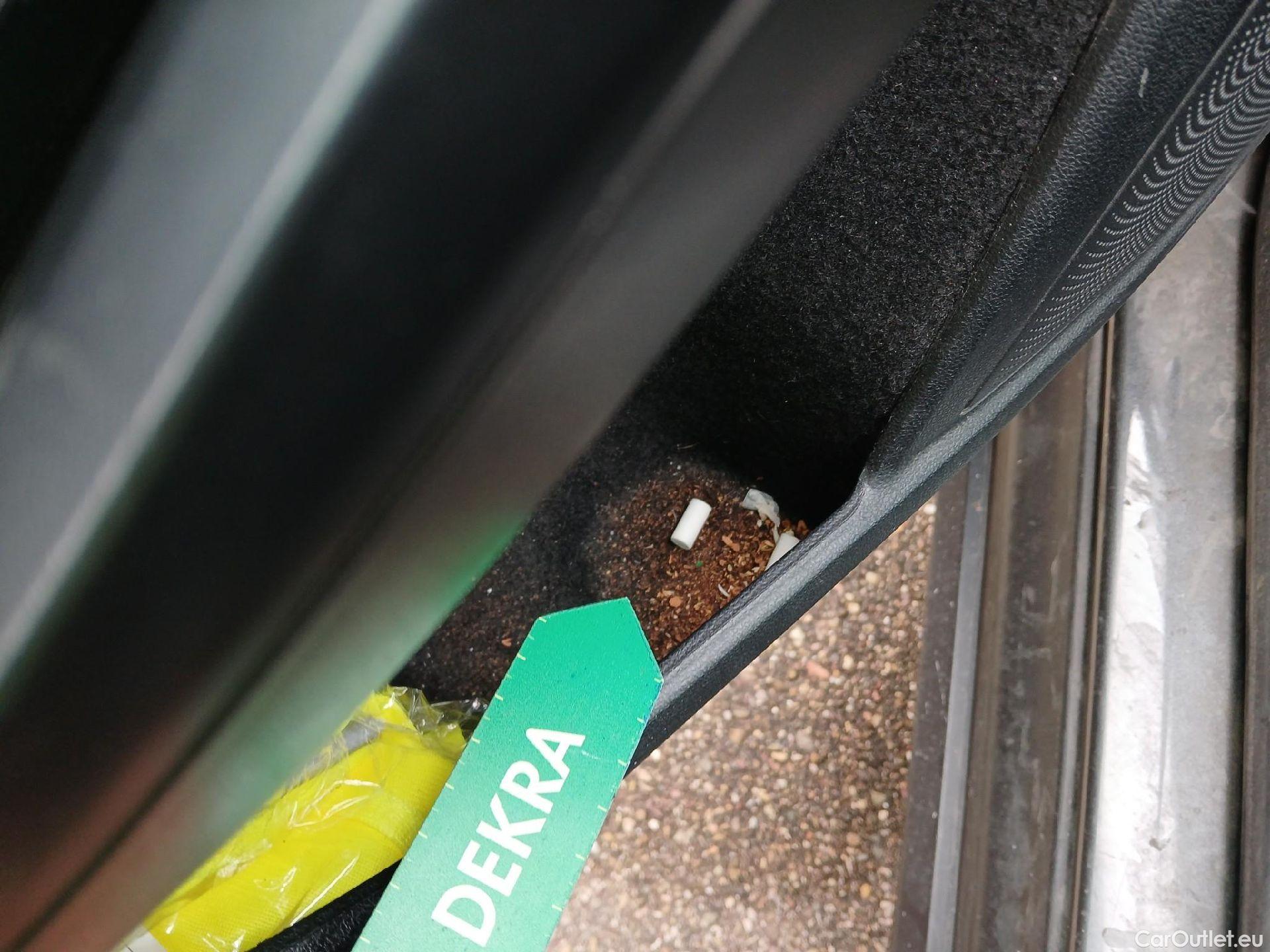  Ford  Focus FORD  / 2018 / 5P / familiar 1.0 Ecoboost 92kW Trend+ SB #40