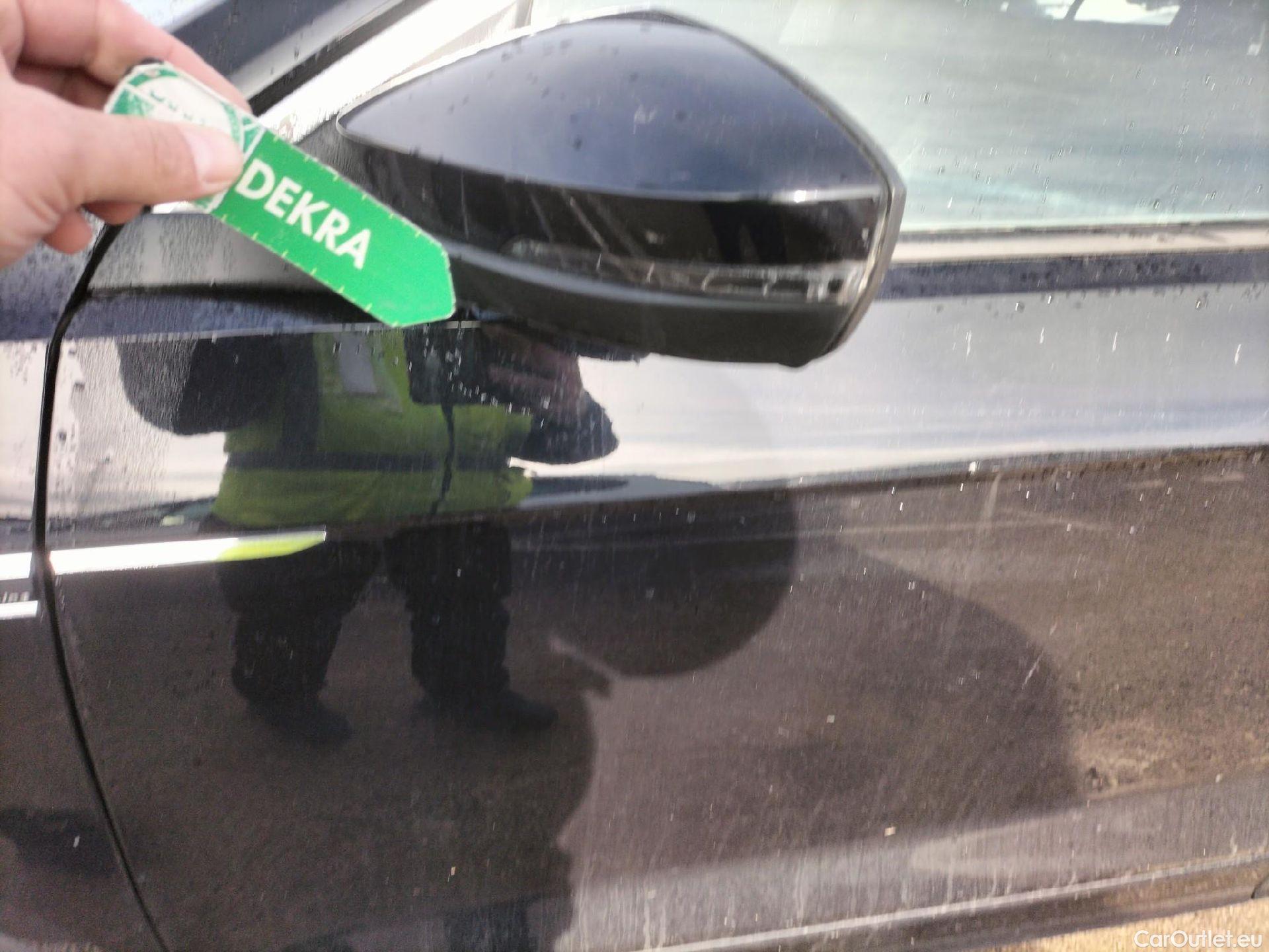  Volkswagen  T-ROC VOLKSWAGEN  / 2017 / 5P / todoterreno Advance R-Line 1.0 TSI 81kW (110CV) #13