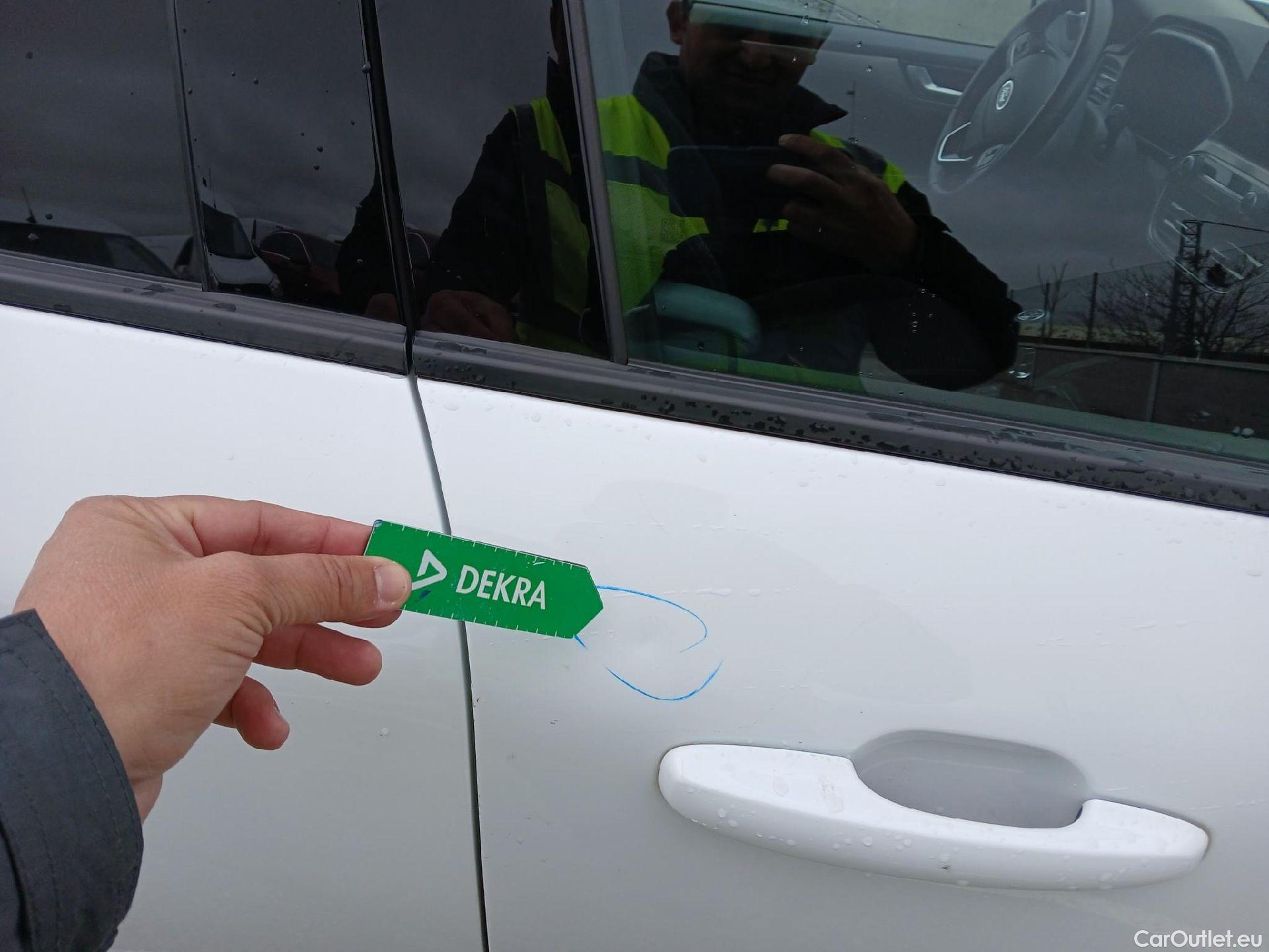  Ford  Kuga FORD  / 2019 / 5P / todoterreno Titanium 1.5T EcoBoost 88kW (120CV) #34