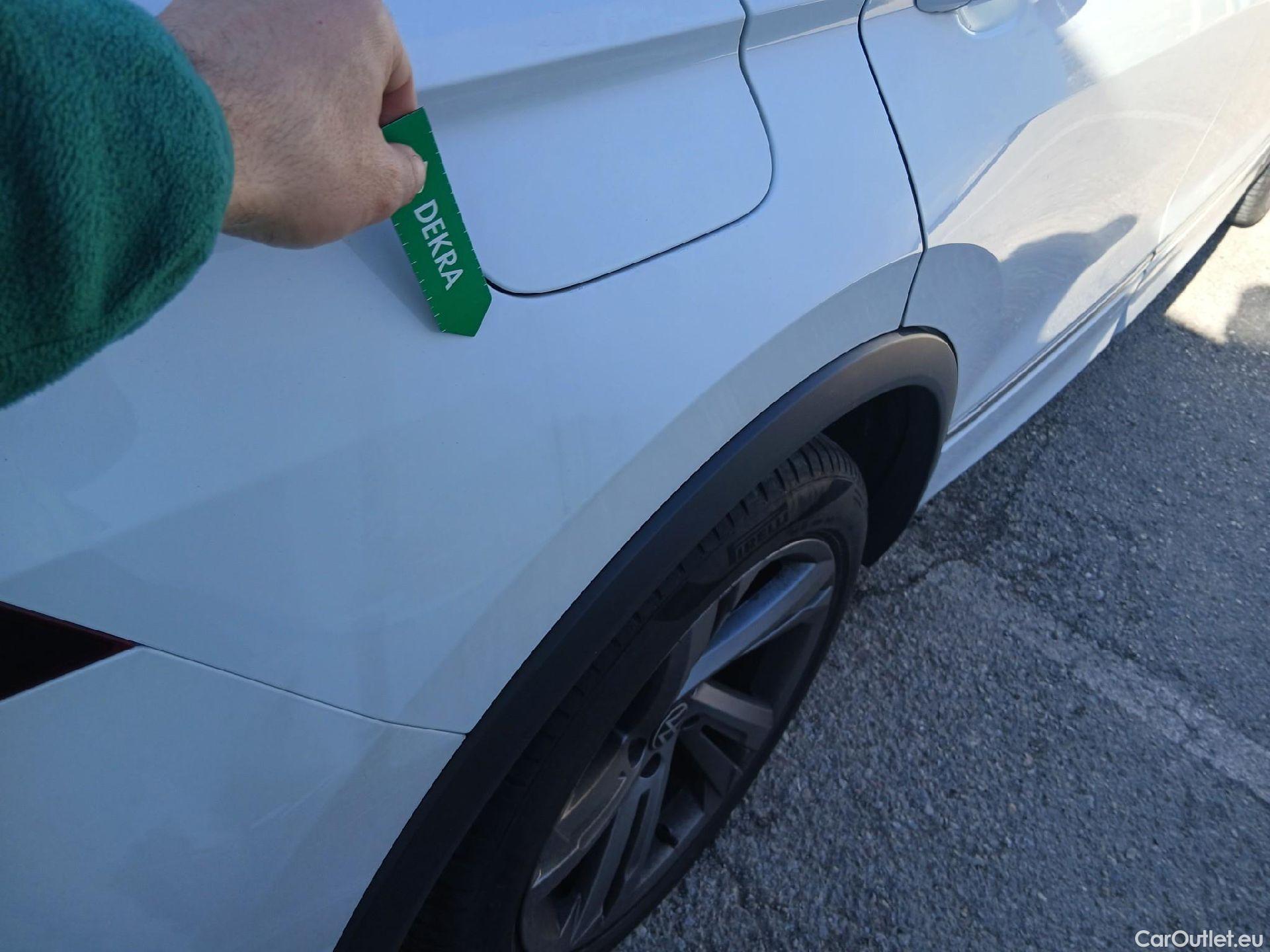  Volkswagen  Tiguan VOLKSWAGEN  / 2020 / 5P / todoterreno R-Line 2.0 TDI 110kW (150CV) DSG #13