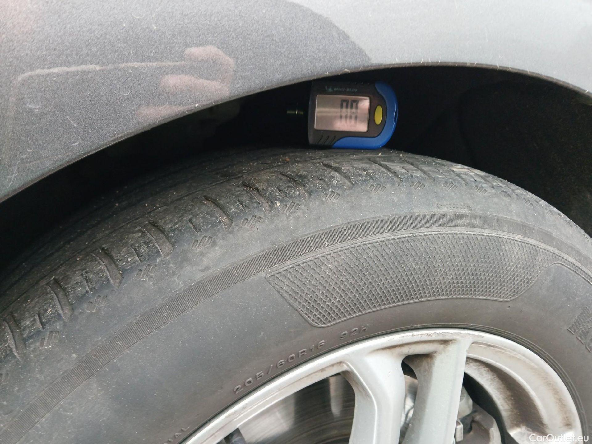  Ford  Focus FORD  / 2018 / 5P / familiar 1.0 Ecoboost 92kW Trend+ SB #5