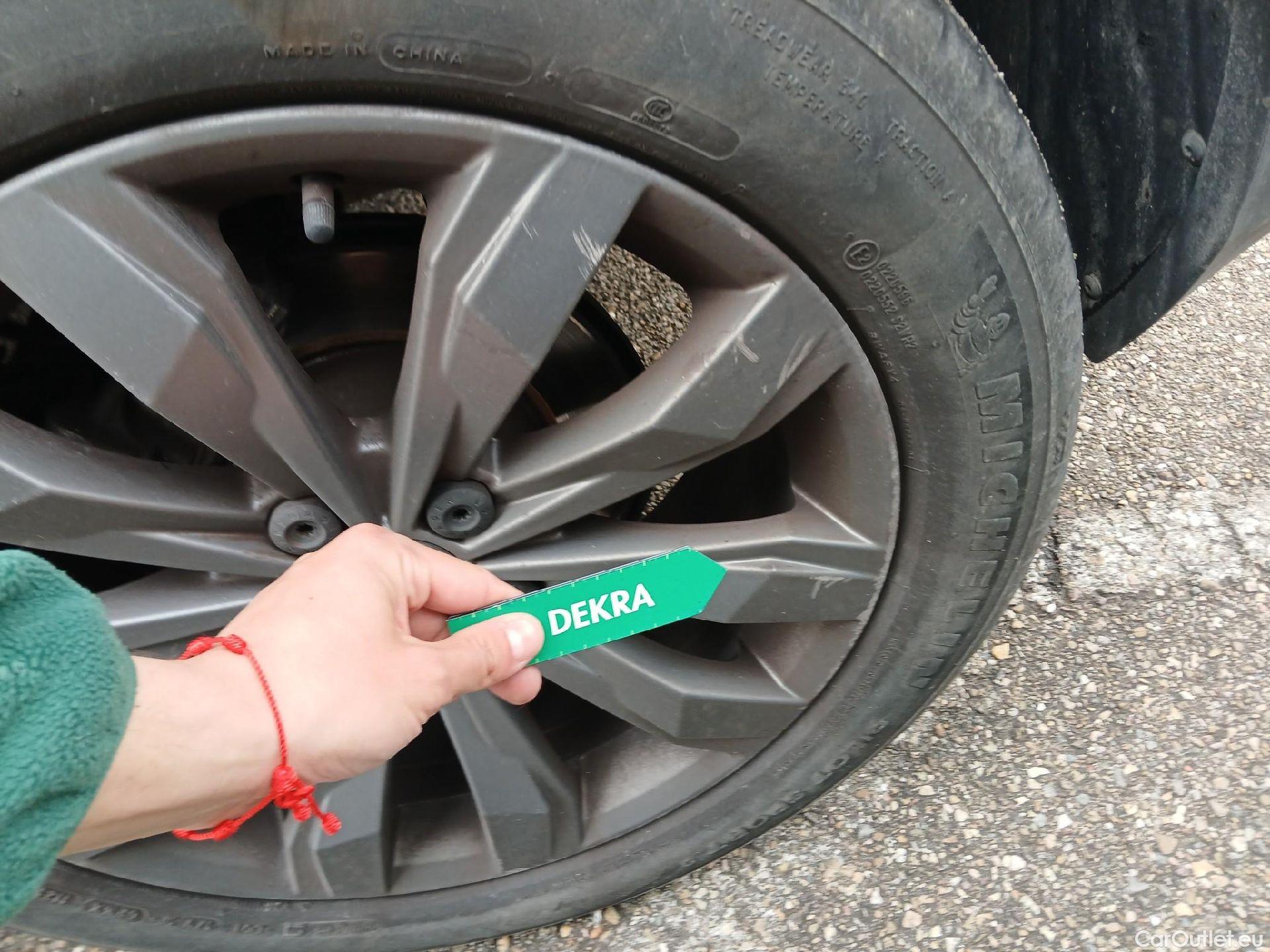  Volkswagen  T-ROC VOLKSWAGEN  / 2017 / 5P / todoterreno Sport 2.0 TDI 110kW (150CV) DSG #21