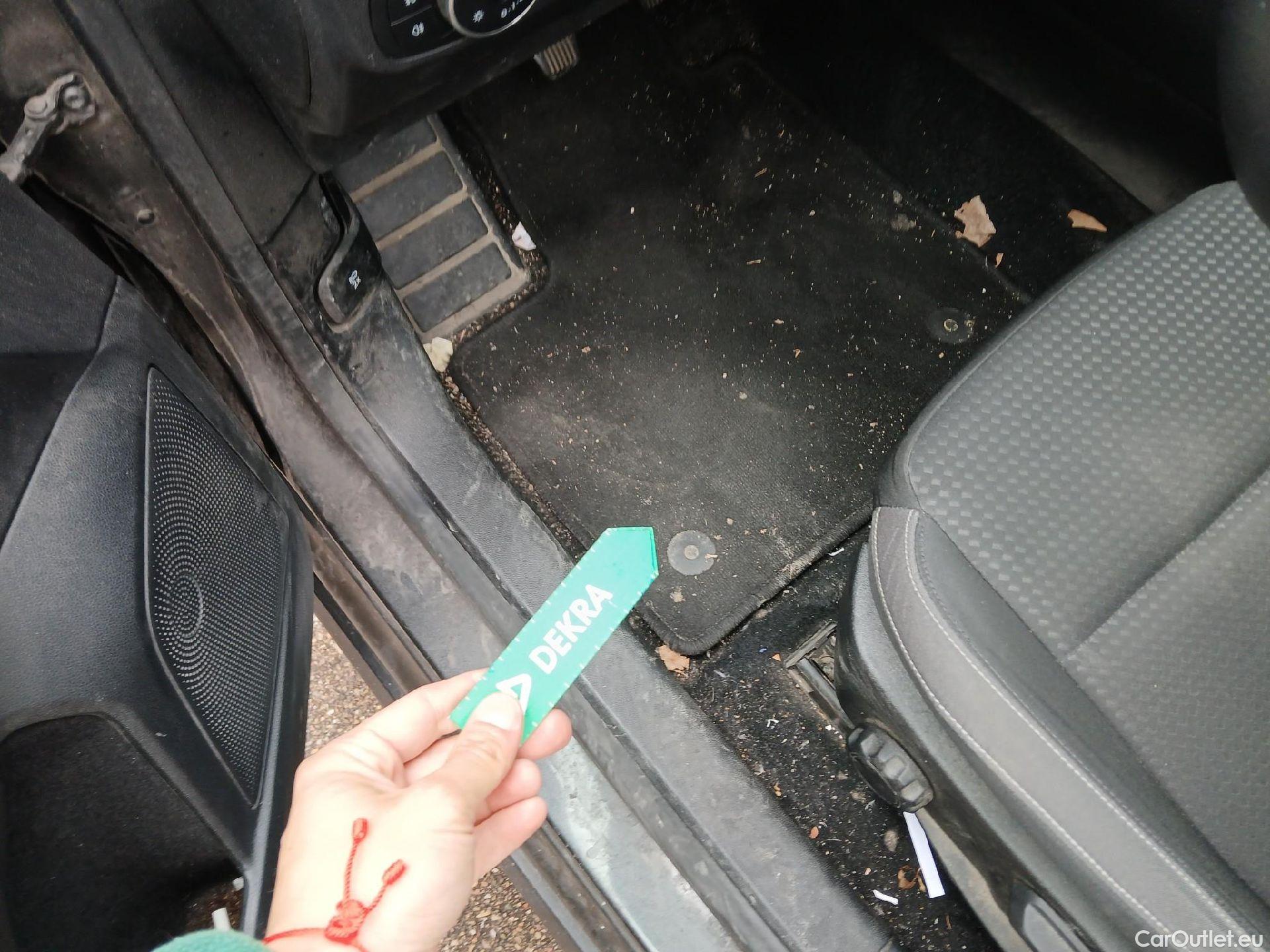  Ford  Focus FORD  / 2018 / 5P / familiar 1.0 Ecoboost 92kW Trend+ SB #38