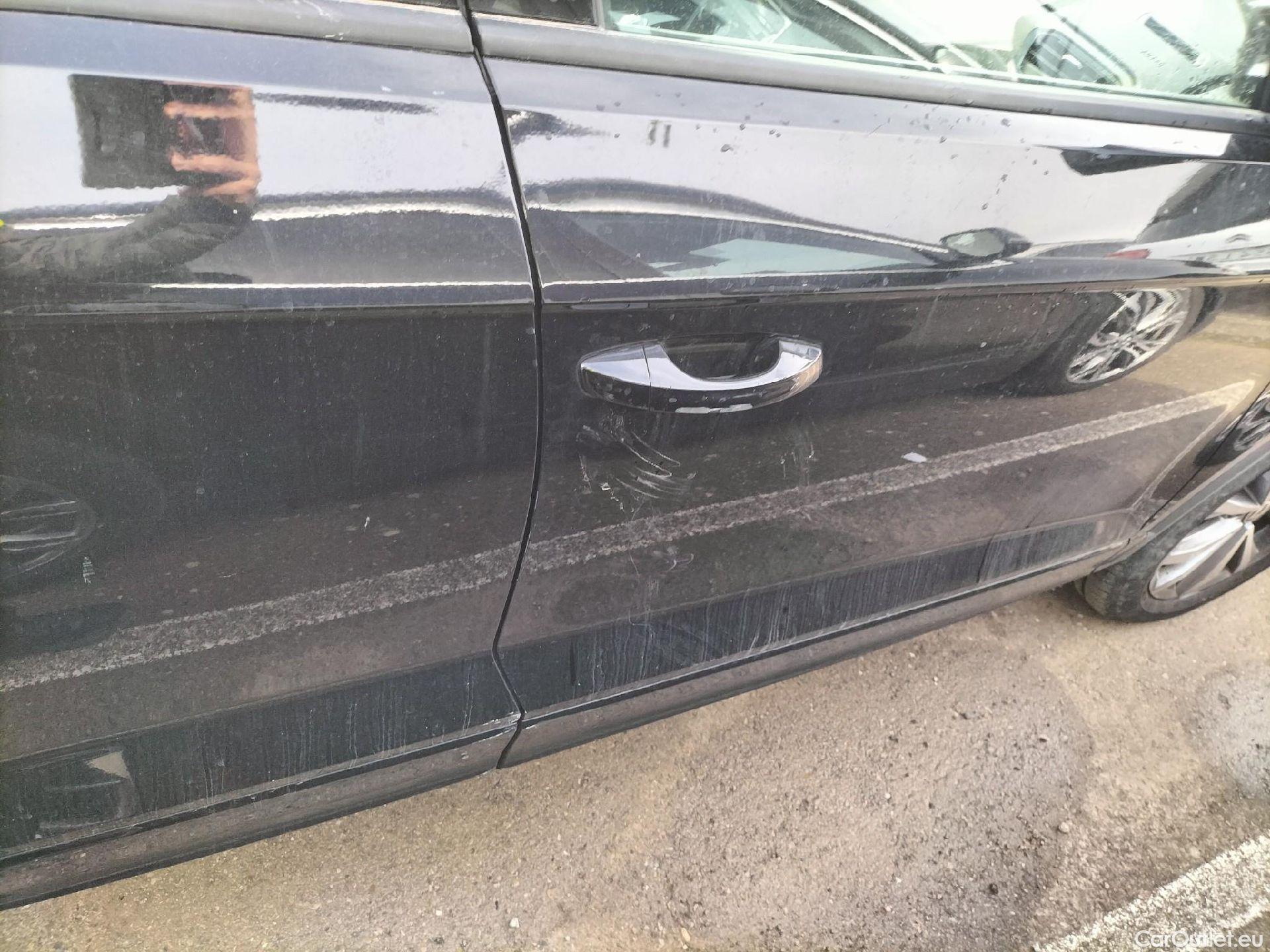  Volkswagen  T-ROC VOLKSWAGEN  / 2017 / 5P / todoterreno Advance R-Line 1.0 TSI 81kW (110CV) #45