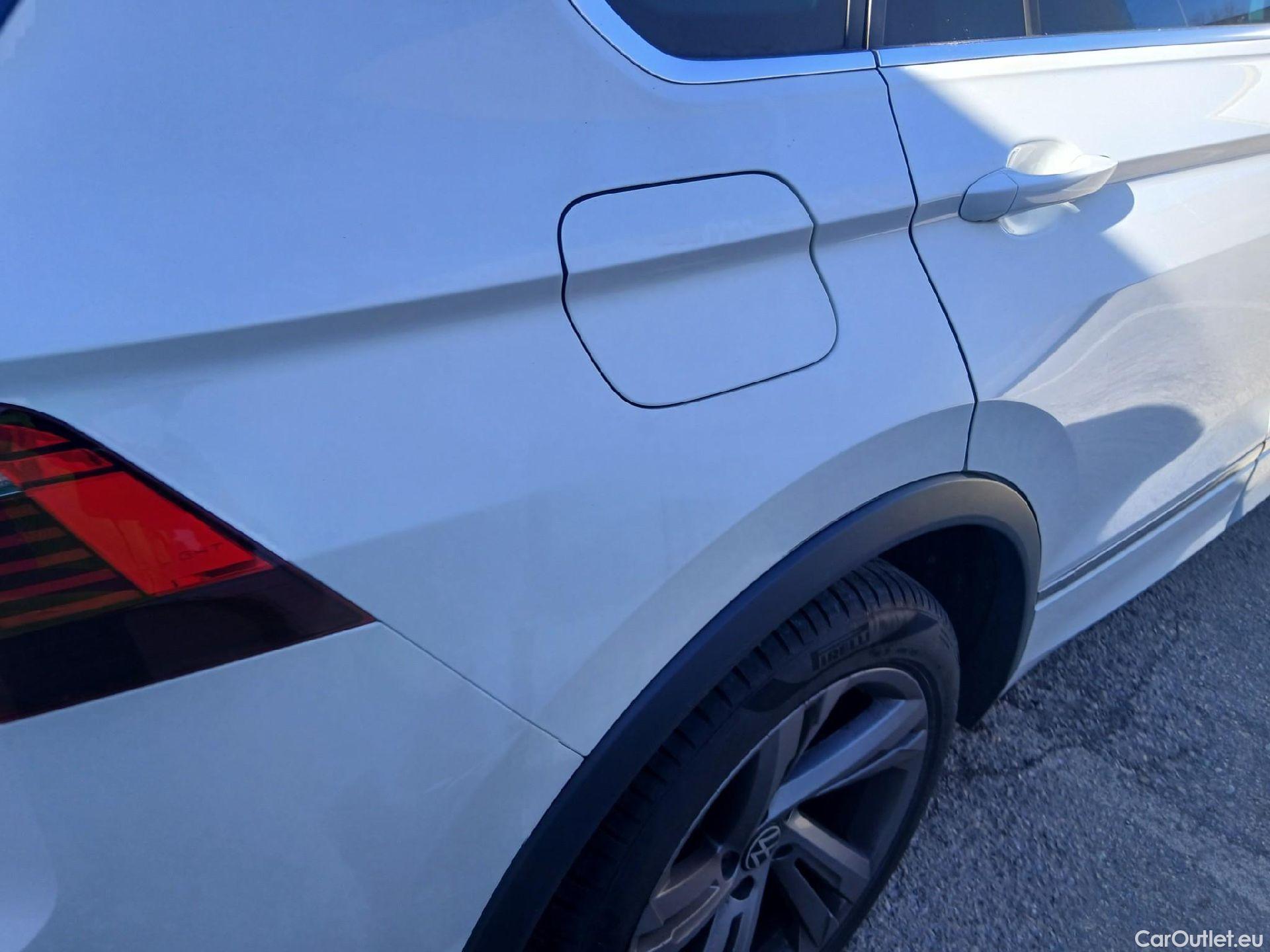  Volkswagen  Tiguan VOLKSWAGEN  / 2020 / 5P / todoterreno R-Line 2.0 TDI 110kW (150CV) DSG #14