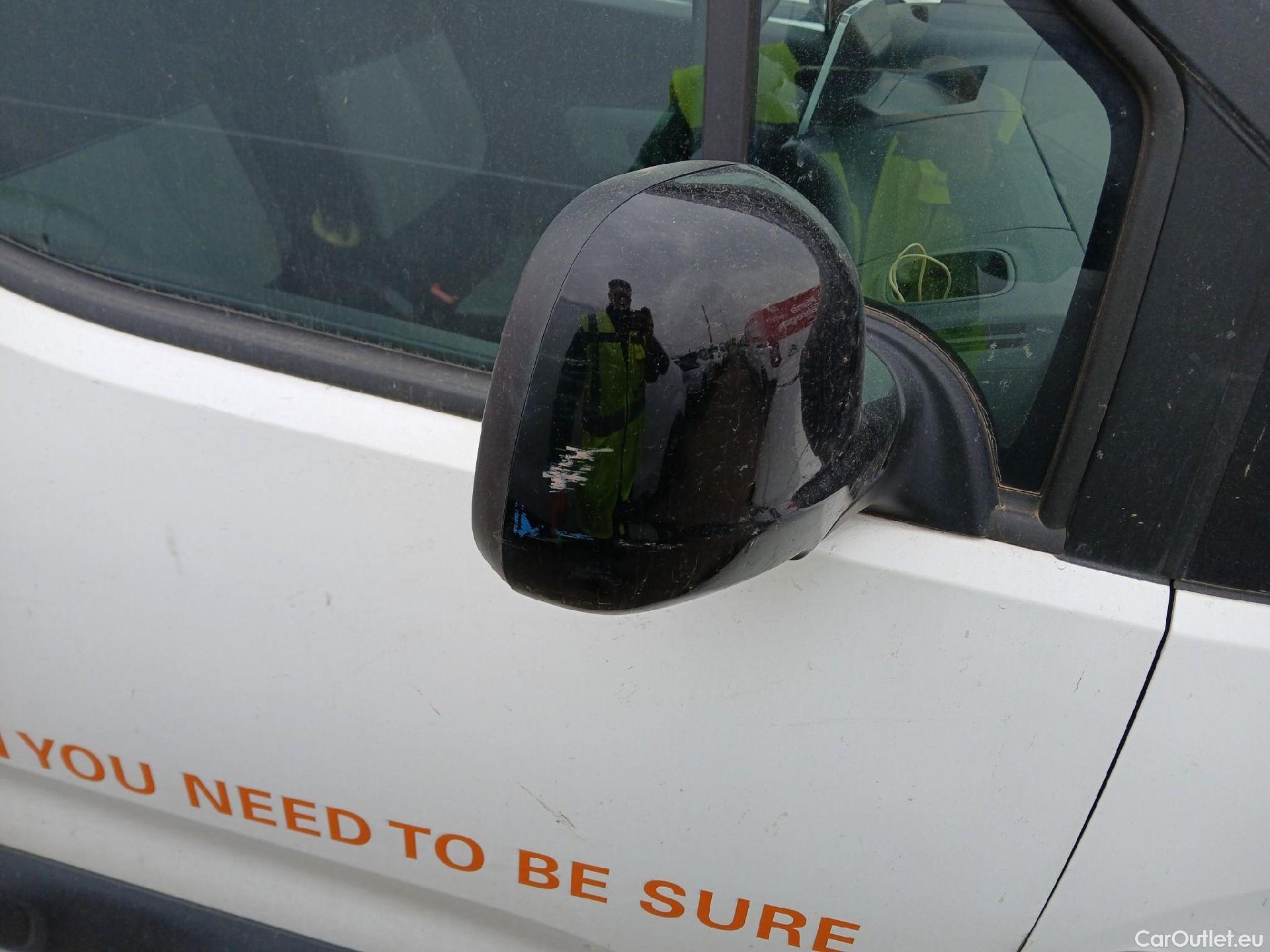  Citroen  Berlingo CITROEN  / 2018 / 5P / monovolumen compacto Talla M BlueHDi 100 S&S FEEL #38