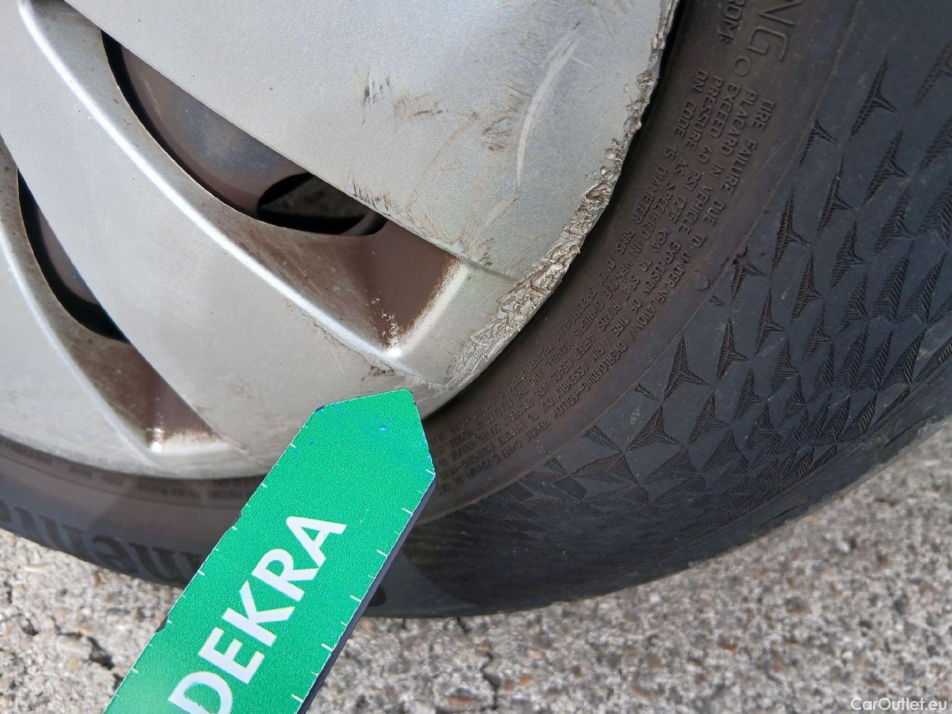  Mercedes  Citan MERCEDES-BENZ  / 2012 / 4P / furgón derivado de turismo 109 CDI Furgón Largo #32