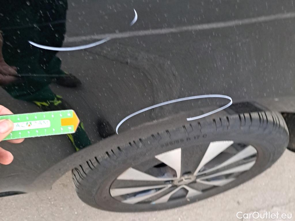  Mercedes  Vito MERCEDES-BENZ  / 2014 / 4P / combi 119CDI AT 140kW Tourer Select Extralarga #7