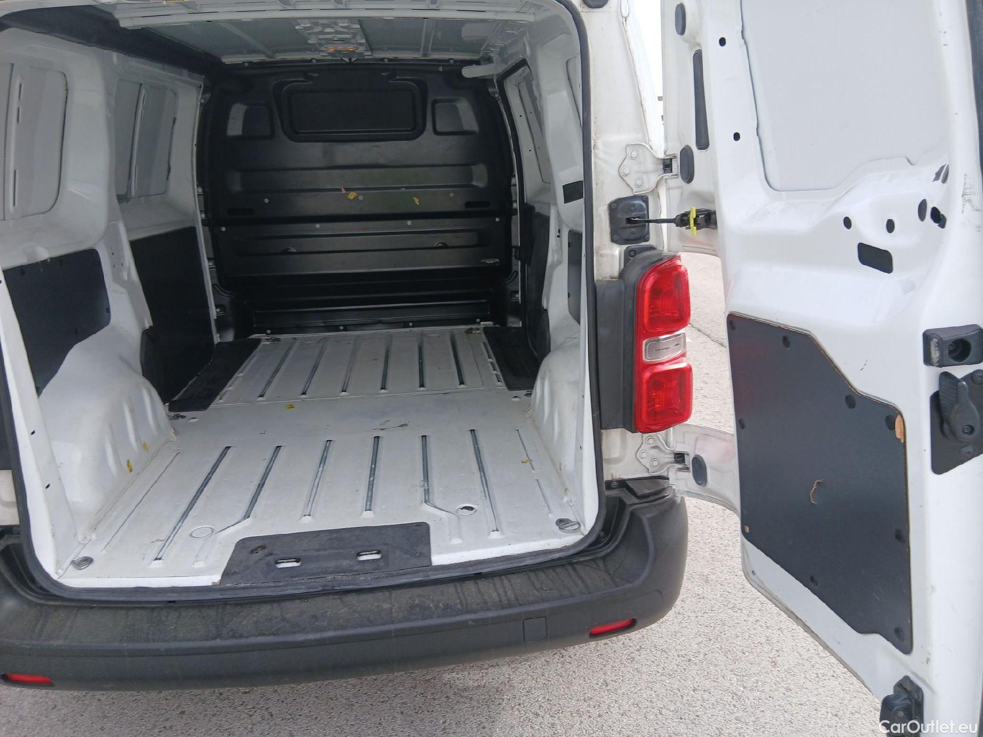  Opel  Vivaro OPEL  / 2019 / 4P / furgón 1.5 Diésel 74kW(100CV)M Std Exp #2