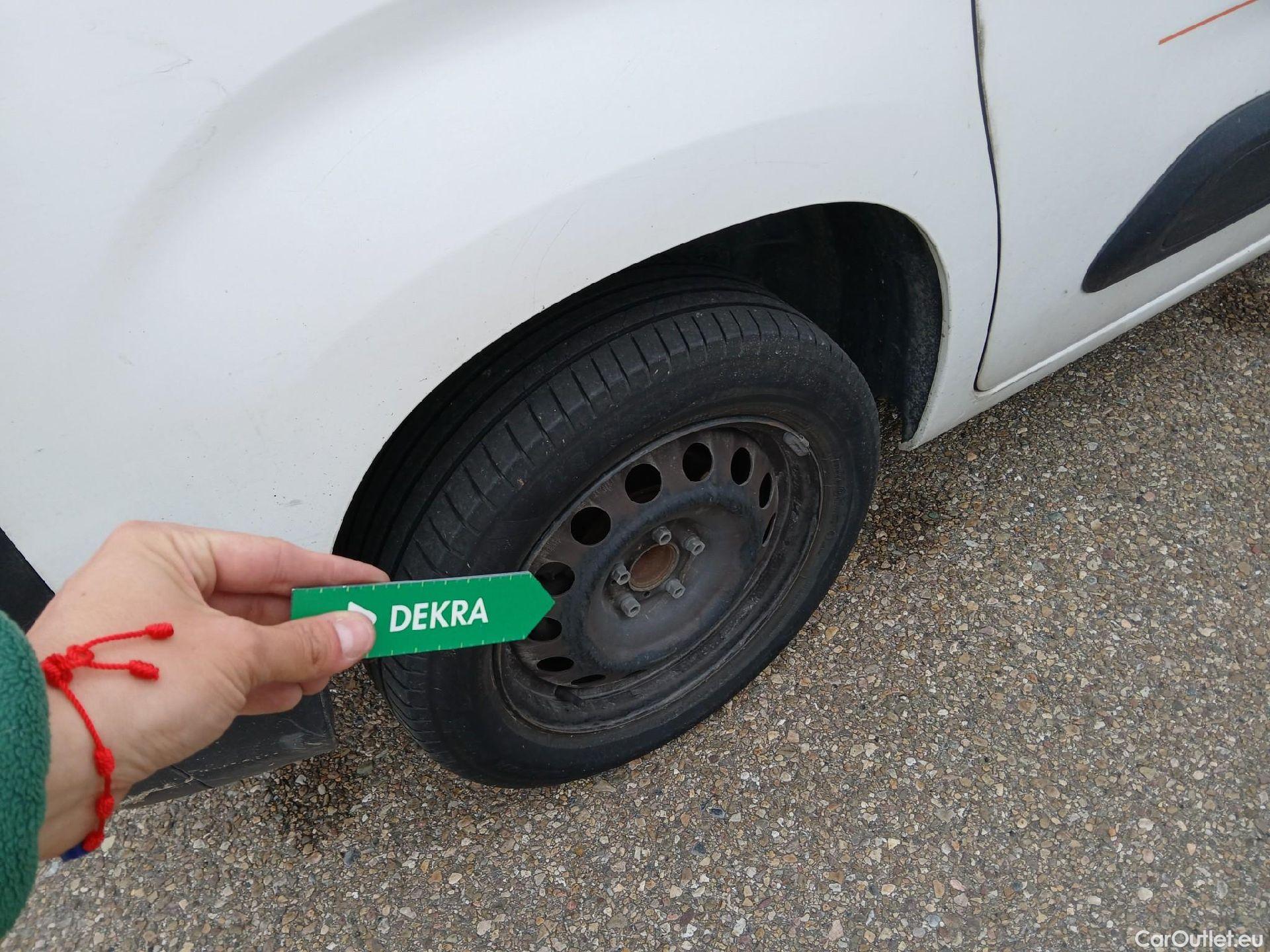  Citroen  Berlingo CITROEN  / 2018 / 5P / monovolumen compacto Talla M BlueHDi 100 S&S FEEL #37