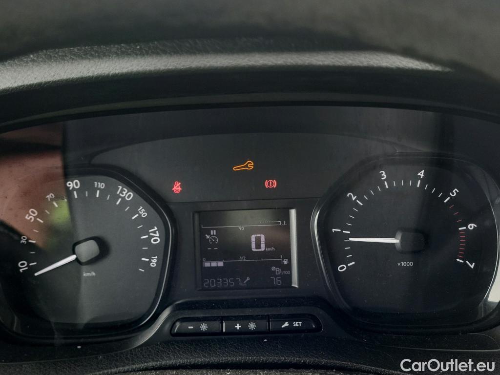  Peugeot  Expert PEUGEOT  / 2016 / 4P / furgón Furgón Pro 2.0 BlueHDi 120 S&S Standard (CX) #41