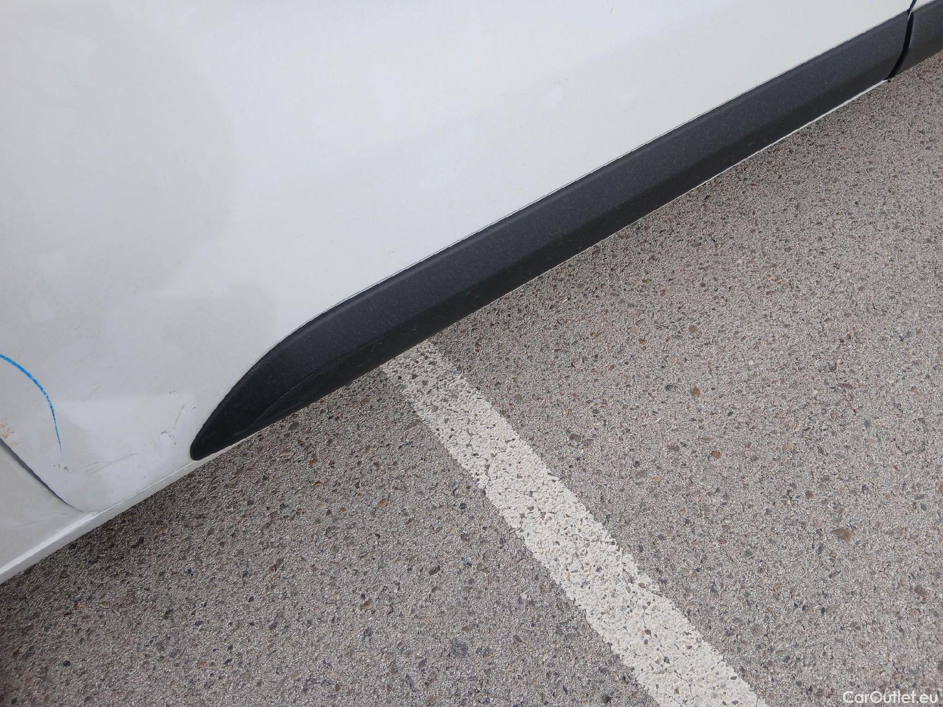  Opel  Vivaro OPEL  / 2019 / 4P / furgón 1.5 Diésel 74kW(100CV)M Std Exp #30