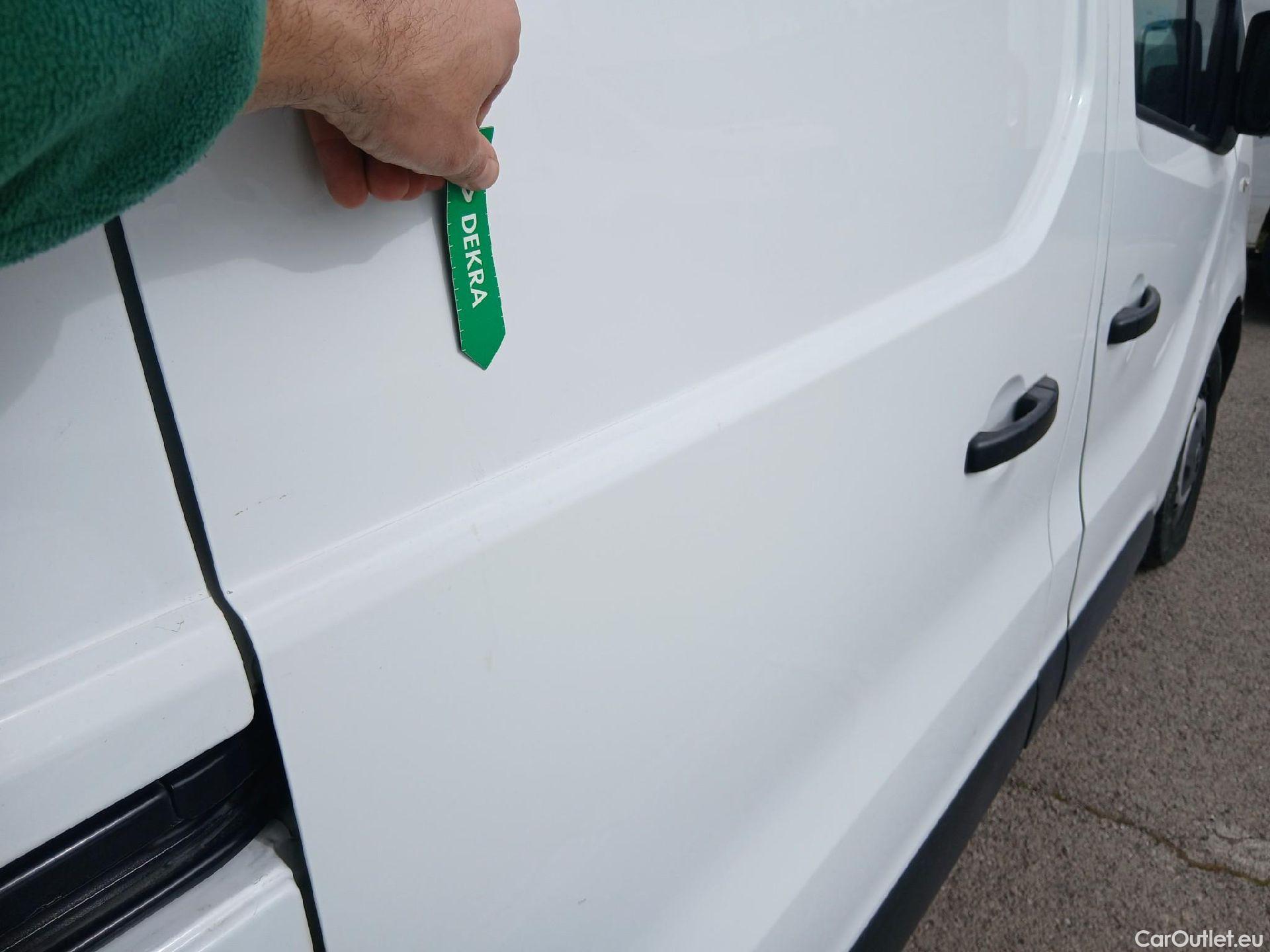  Nissan  NV300 NISSAN  / 2016 / 4P / furgón 2.0dCi 88kW (120CV) L1H1 1T Optima #23