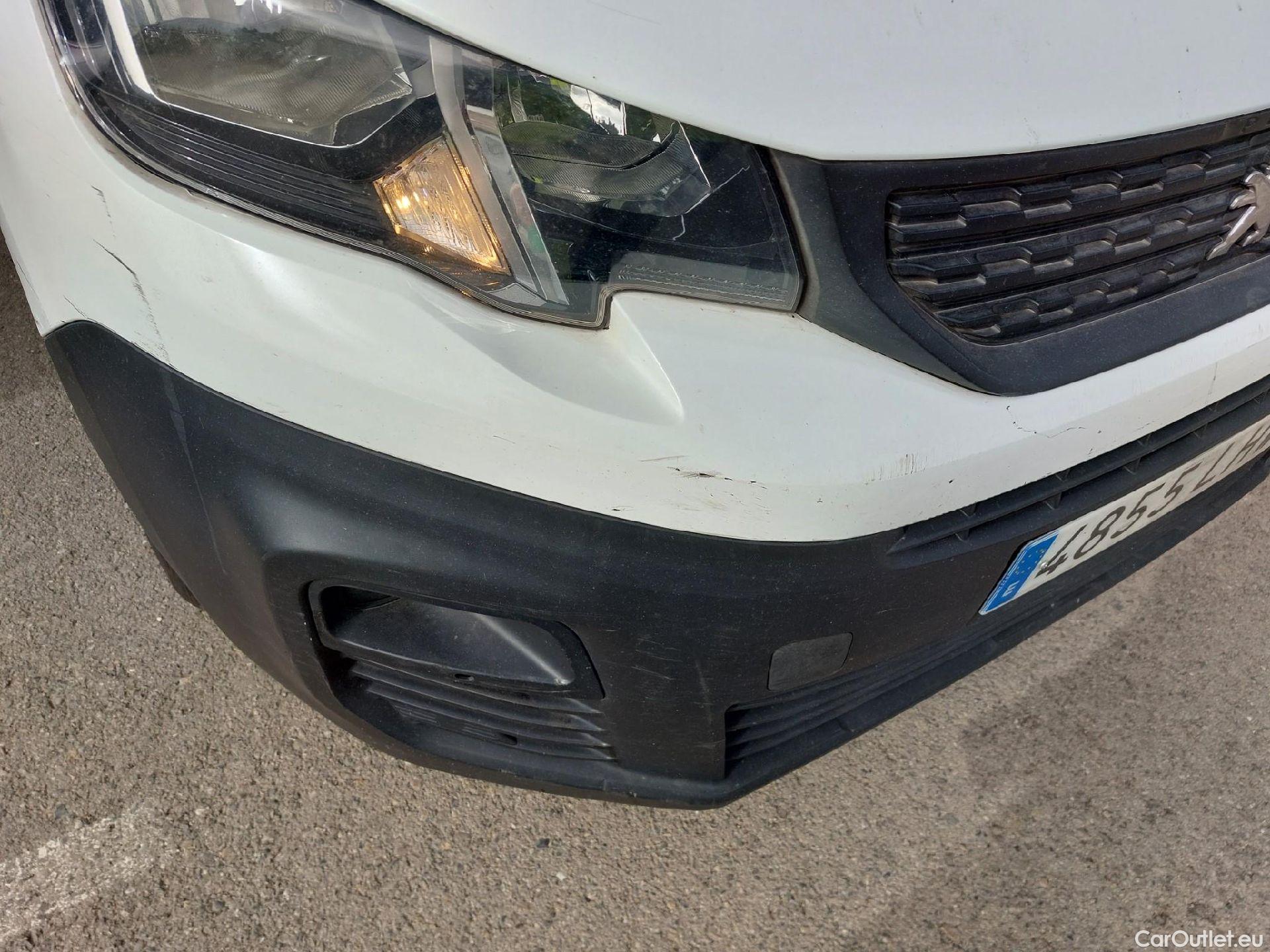  Peugeot  Partner PEUGEOT  / 2018 / 3P / furgón derivado de turismo Pro Standard 600kg BlueHDi 73kW (AC) #2