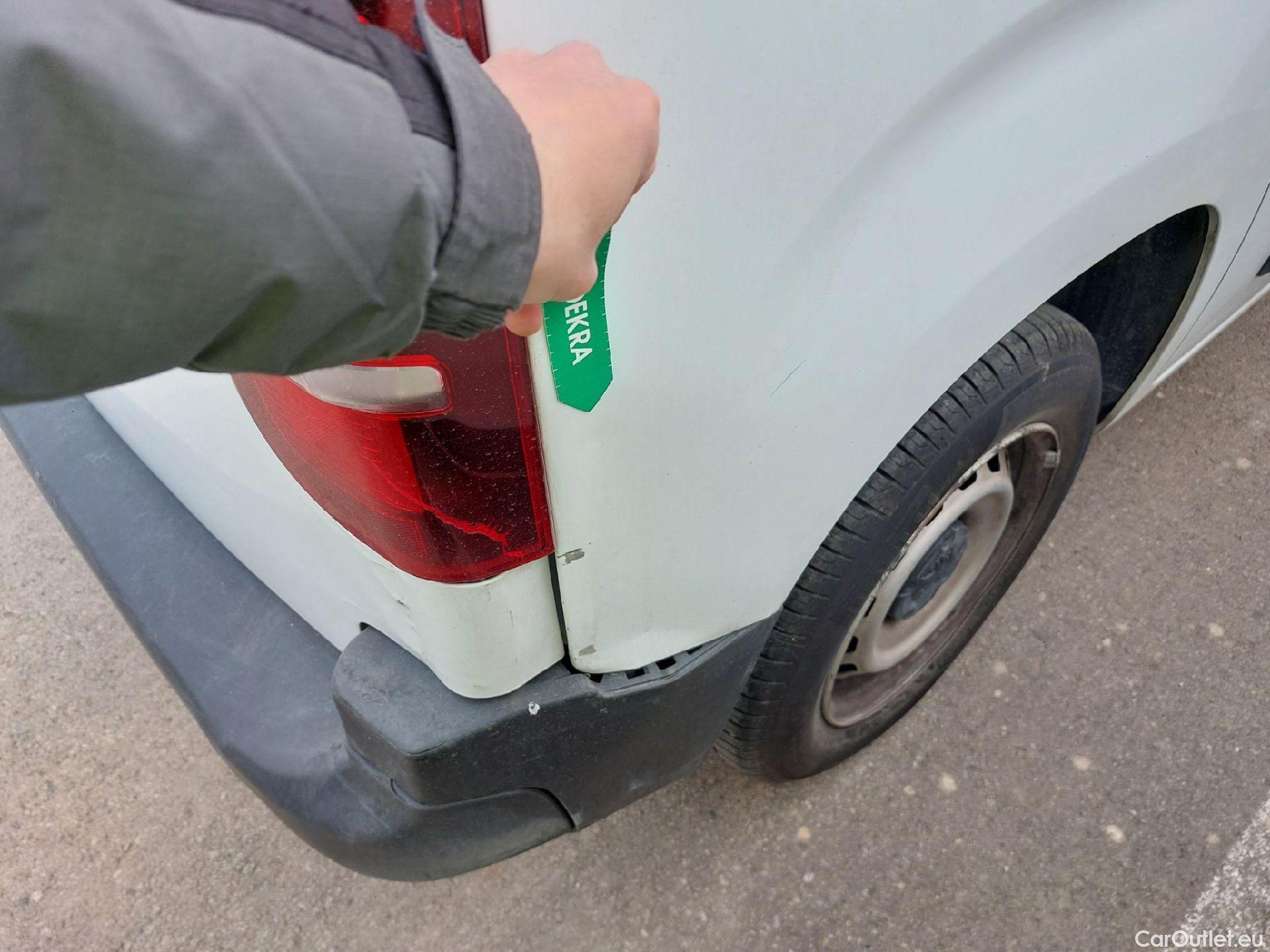  Peugeot  Partner PEUGEOT  / 2018 / 3P / furgón derivado de turismo Pro Standard 600kg BlueHDi 73kW (AC) #23