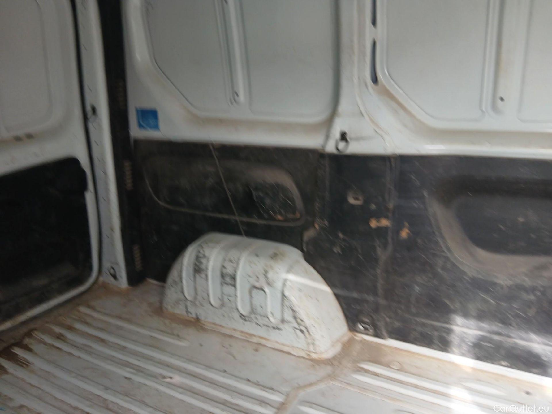  Nissan  NV300 NISSAN  / 2016 / 4P / furgón 2.0dCi 88kW (120CV) L1H1 1T Optima #33