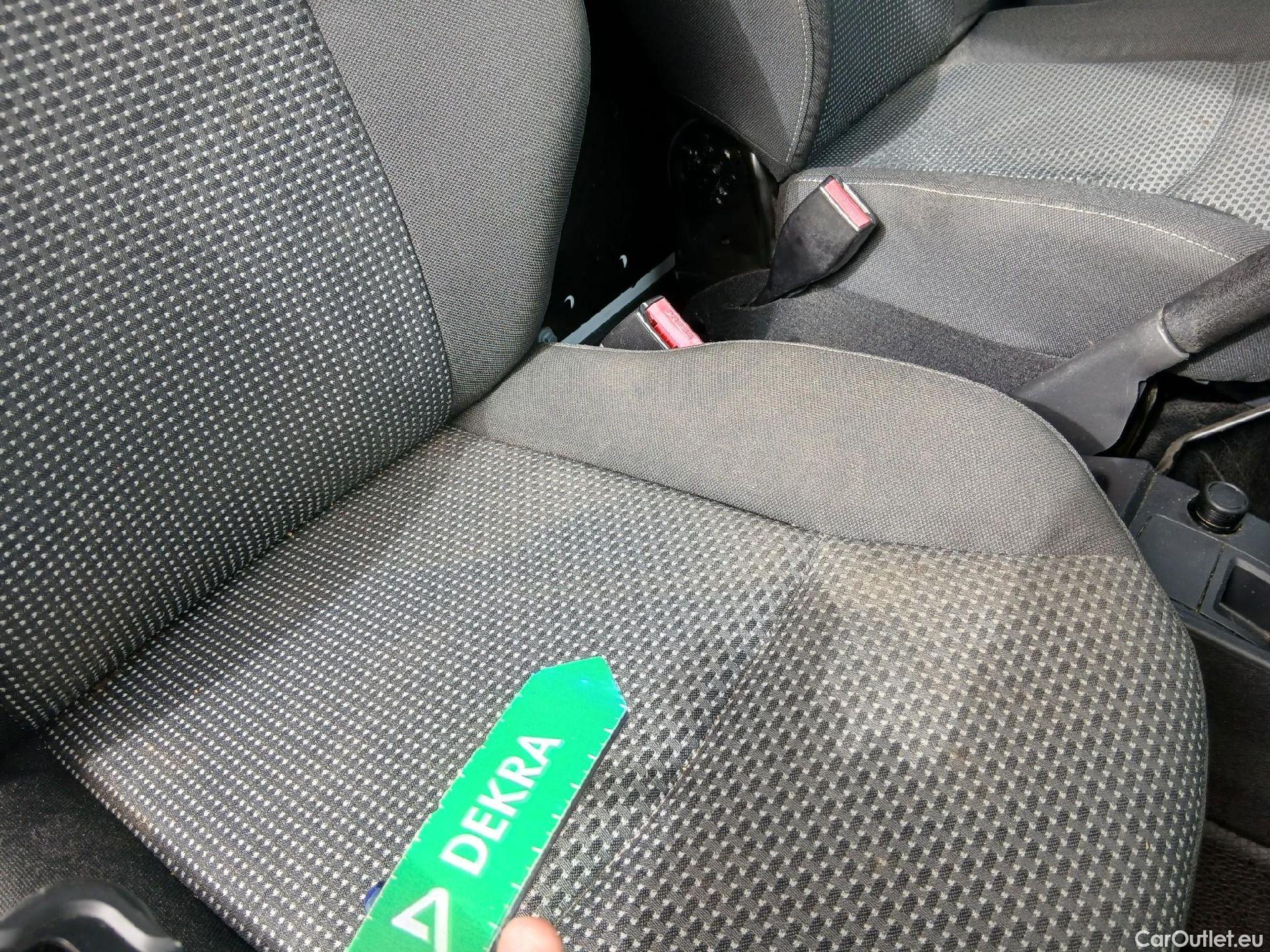  Mercedes  Citan MERCEDES-BENZ  / 2012 / 4P / furgón derivado de turismo 109 CDI Furgón Largo #30