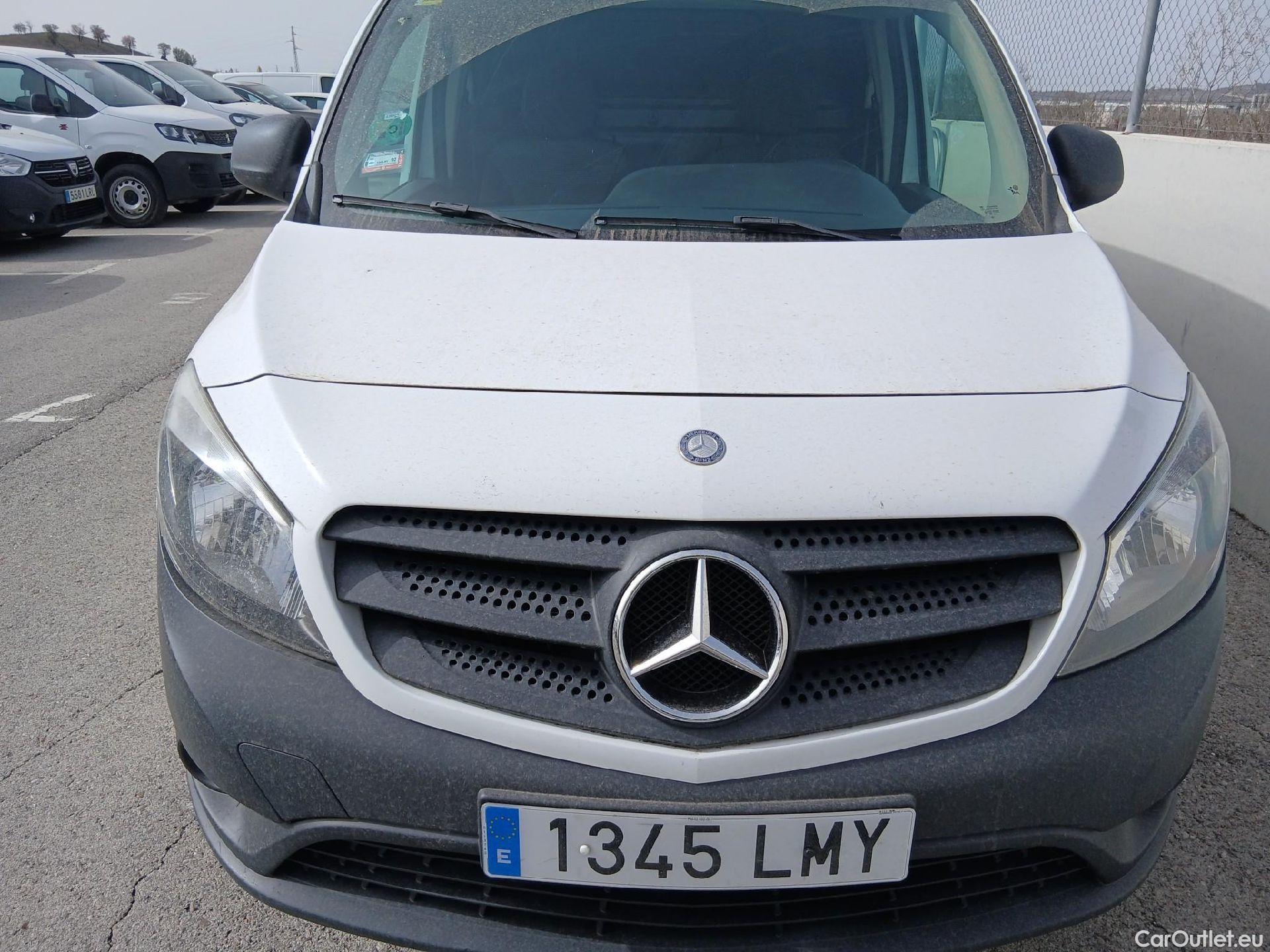  Mercedes  Citan MERCEDES-BENZ  / 2012 / 4P / furgón derivado de turismo 109 CDI Furgón Largo #3