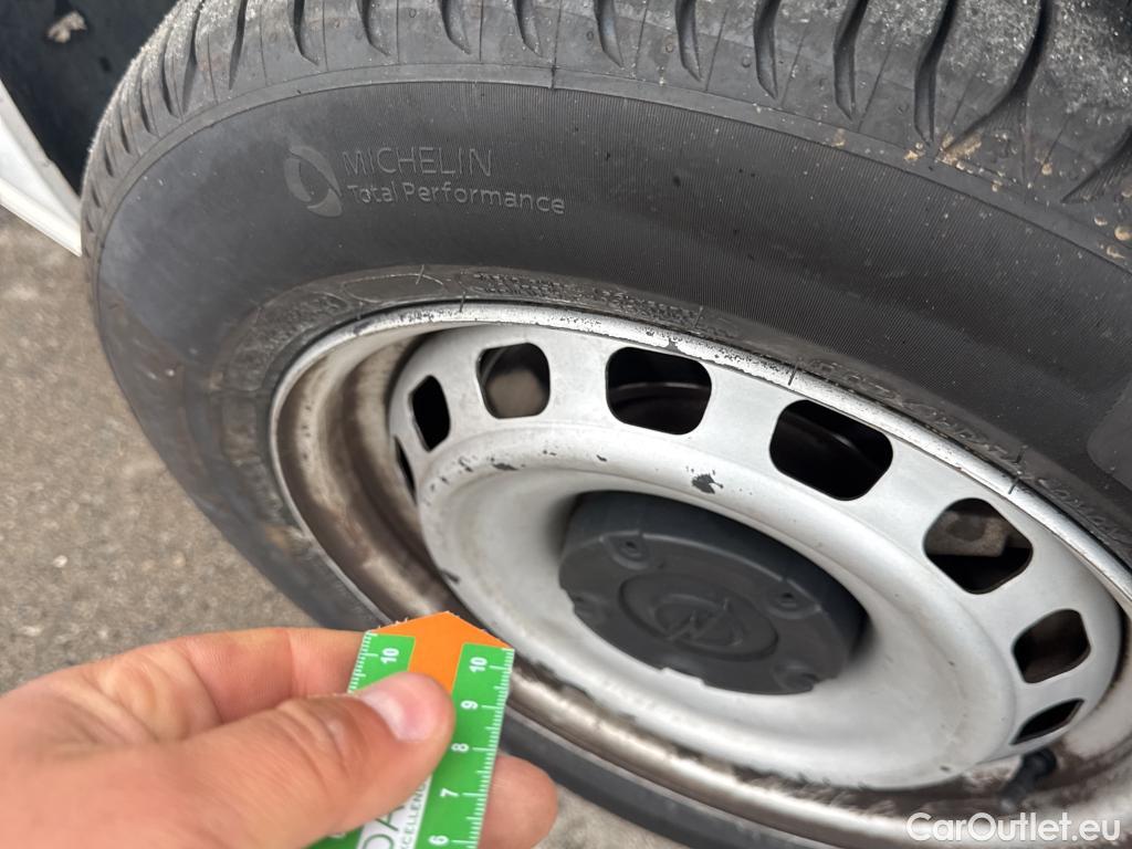  Opel  Combo OPEL  / 2018 / 3P / furgón derivado de turismo 1.5 TD S/S 75kW (100CV) Express L H1 650 (CX) #19