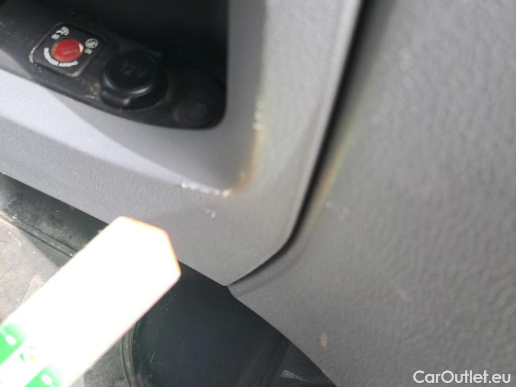  Citroen  Jumpy CITROEN  / 2016 / 4P / furgón Talla M BlueHDi 100 S&S 6v Control #22