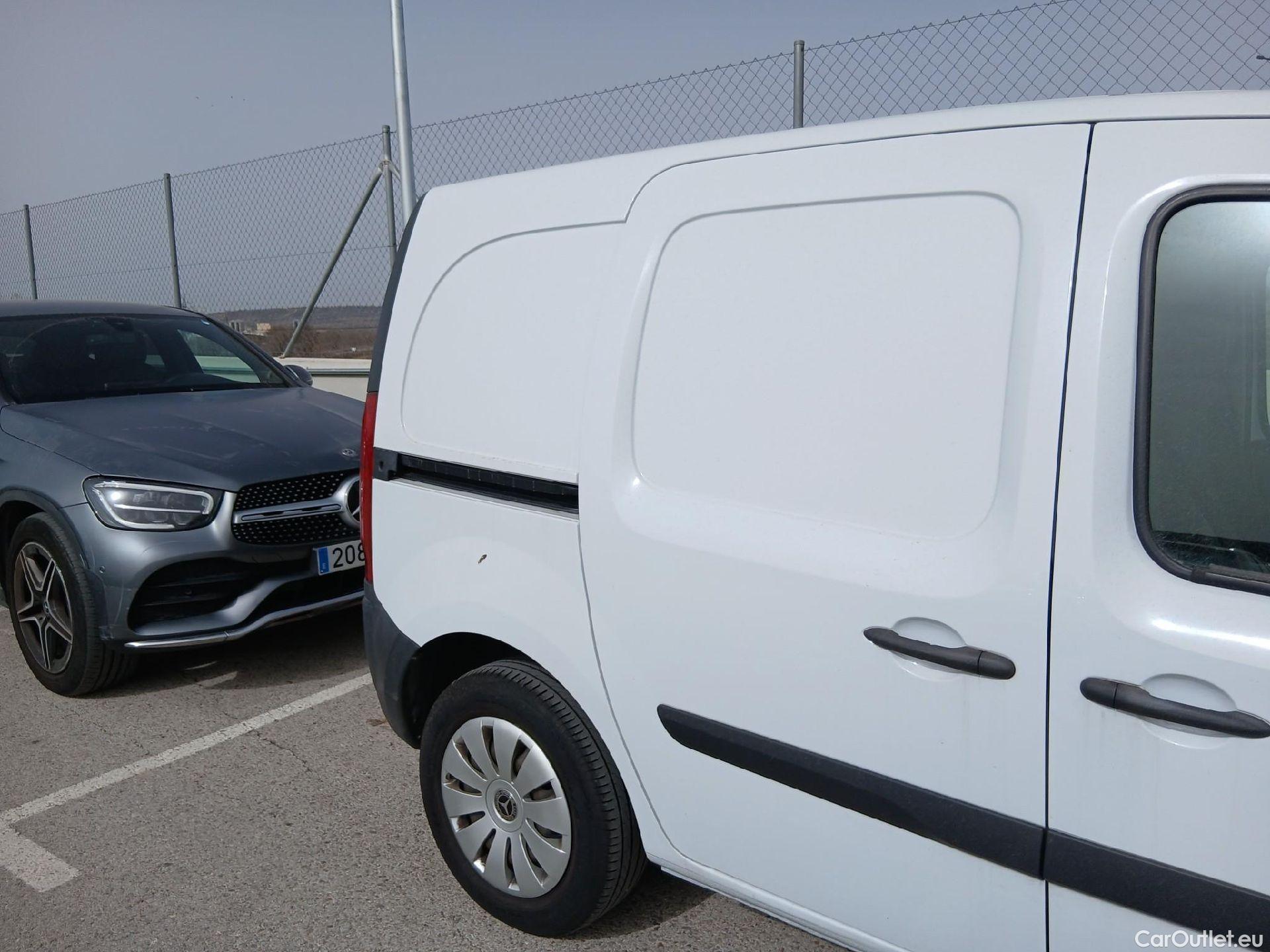  Mercedes  Citan MERCEDES-BENZ  / 2012 / 4P / furgón derivado de turismo 109 CDI Furgón Largo #20