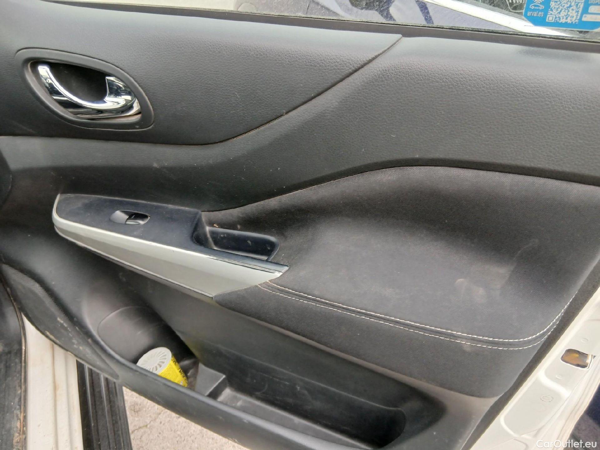  Nissan  Navara NISSAN  / 2015 / 4P / pickup Doble Cab. 2.3dCi 120kW(160CV) Acenta #39