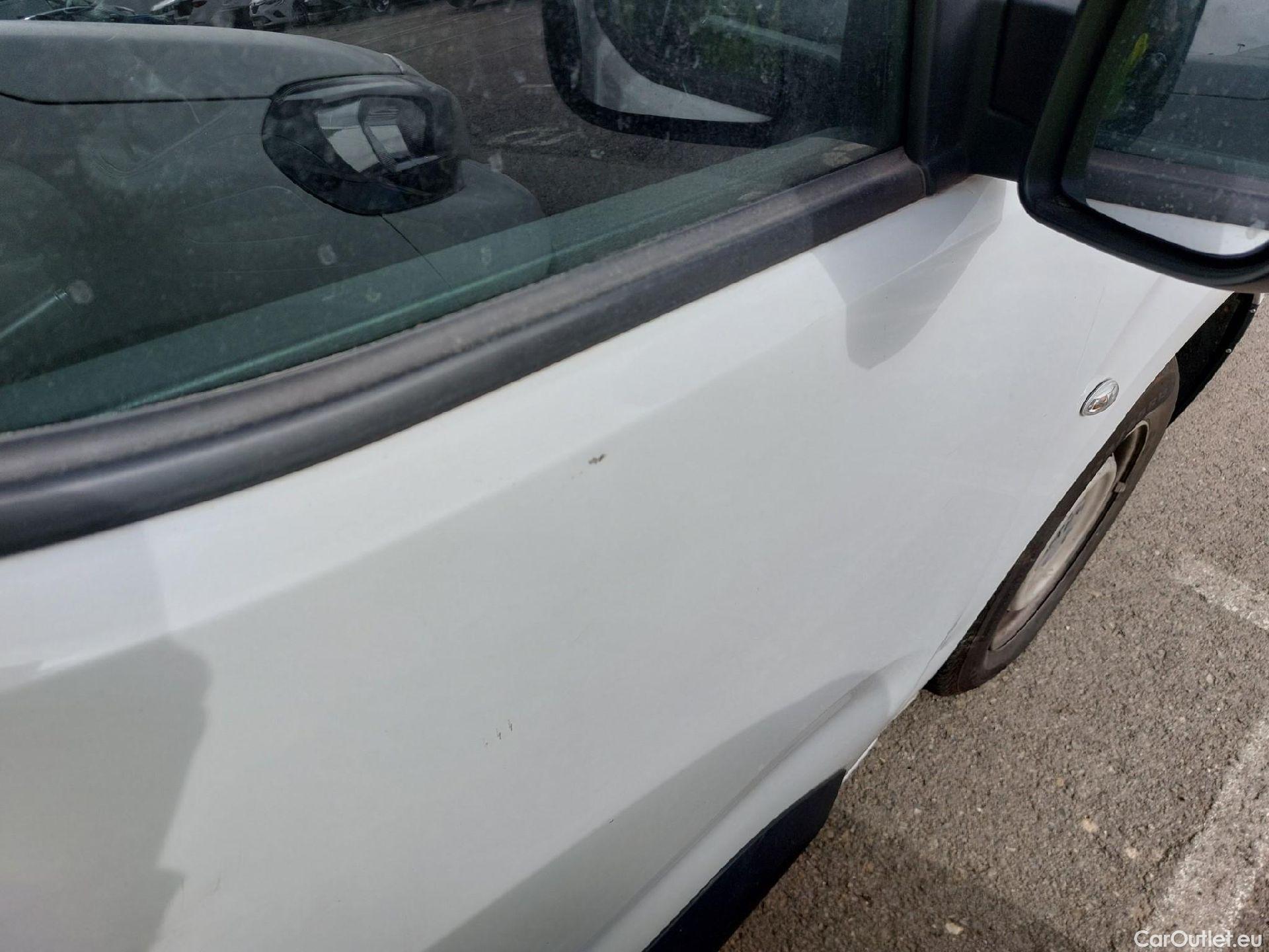  Peugeot  Partner PEUGEOT  / 2018 / 3P / furgón derivado de turismo Pro Standard 600kg BlueHDi 73kW (AC) #27