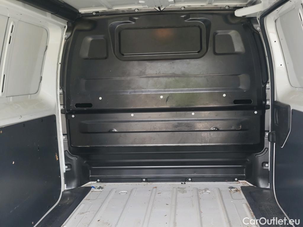 Peugeot  Expert PEUGEOT  / 2016 / 4P / furgón Furgón Pro 2.0 BlueHDi 120 S&S Standard (CX) #17