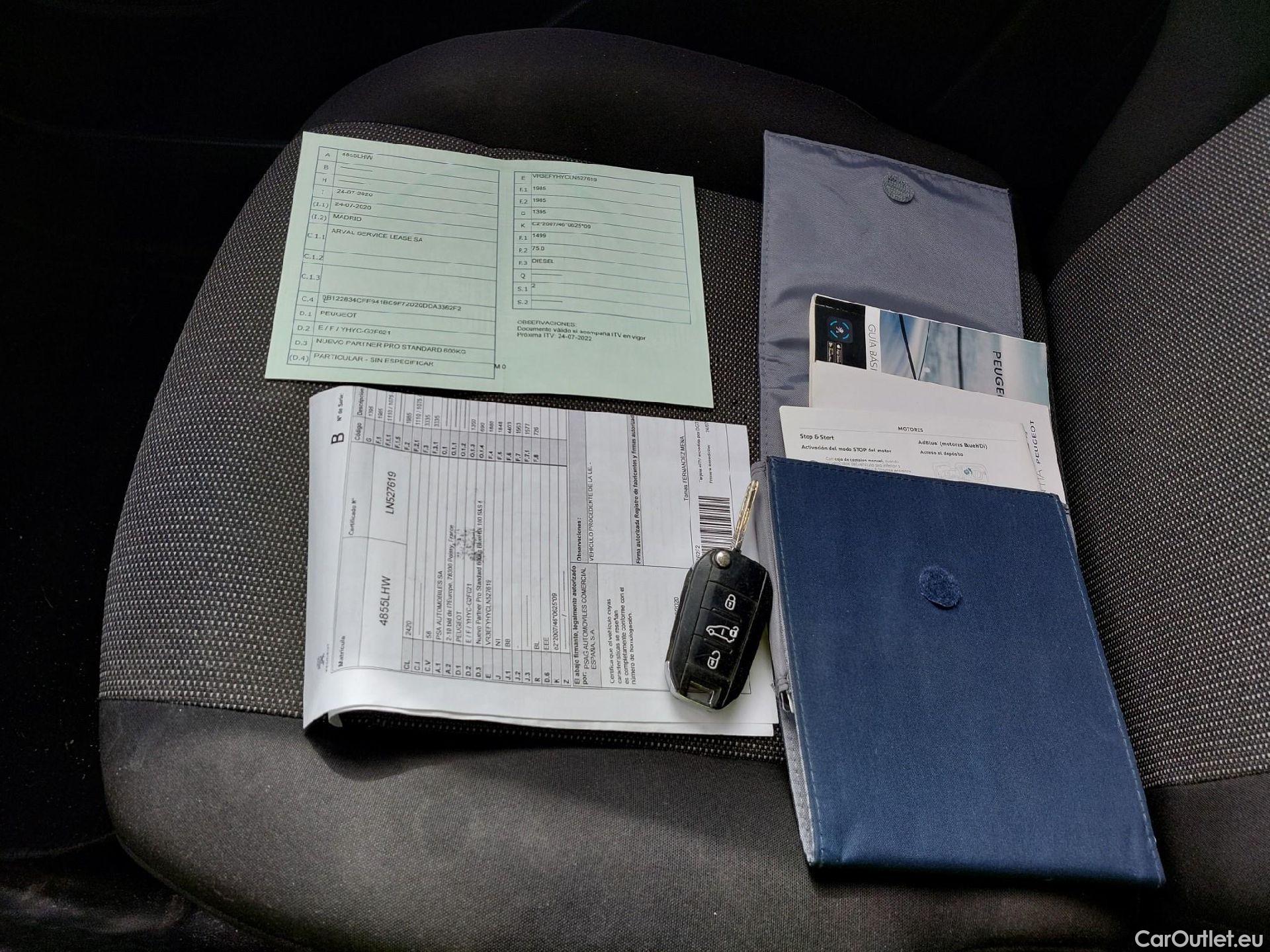  Peugeot  Partner PEUGEOT  / 2018 / 3P / furgón derivado de turismo Pro Standard 600kg BlueHDi 73kW (AC) #1