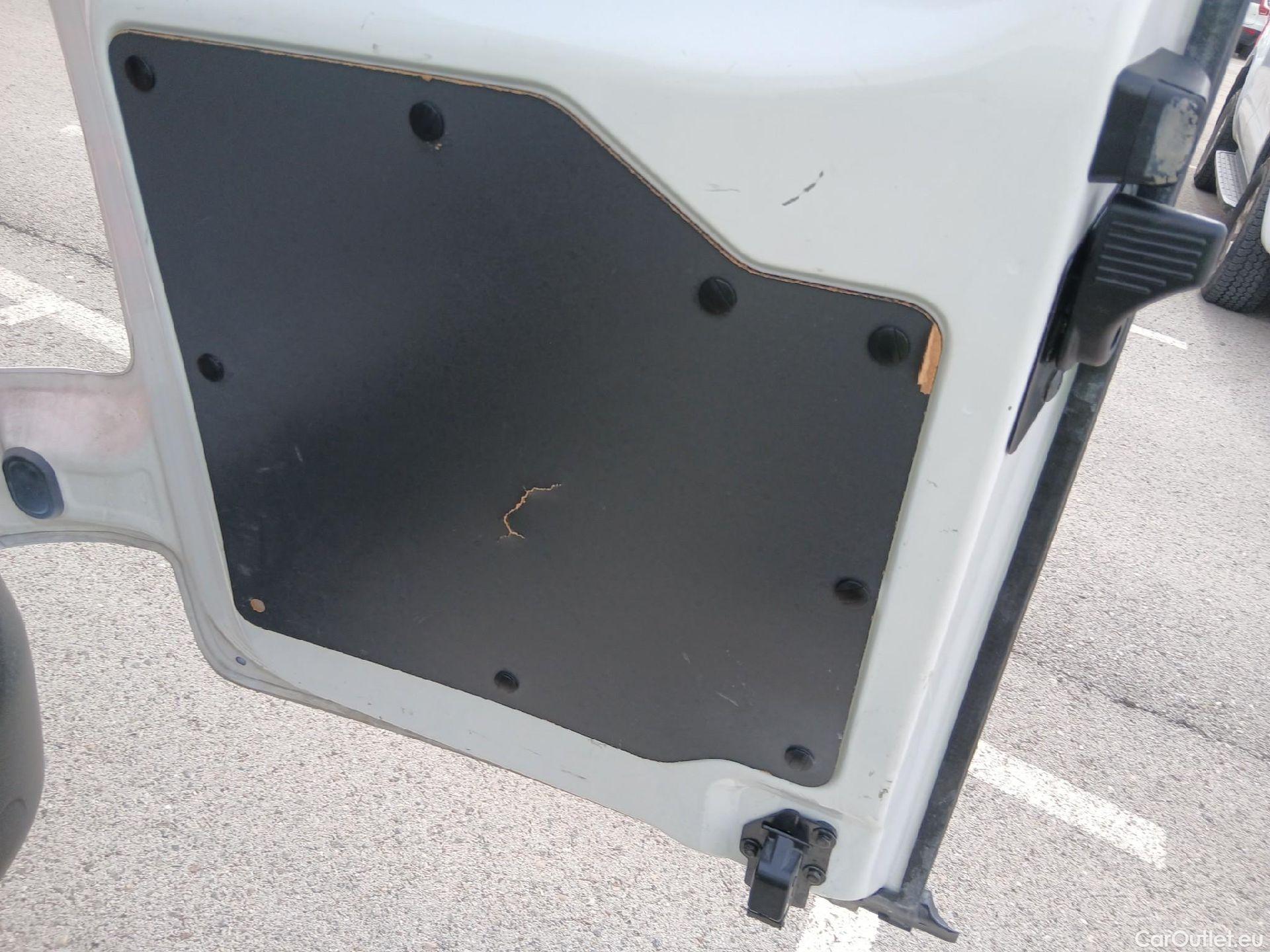  Opel  Vivaro OPEL  / 2019 / 4P / furgón 1.5 Diésel 74kW(100CV)M Std Exp #5