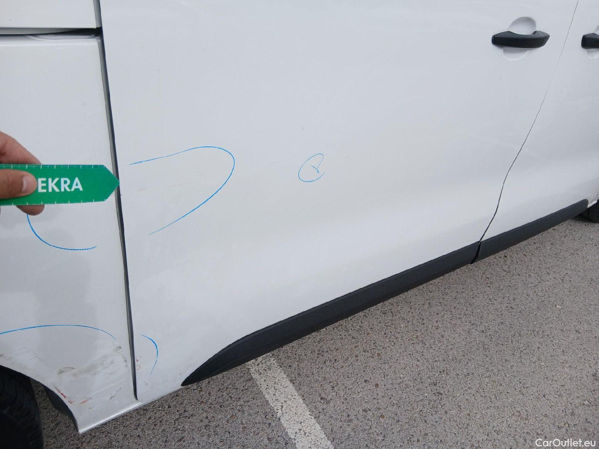  Opel  Vivaro OPEL  / 2019 / 4P / furgón 1.5 Diésel 74kW(100CV)M Std Exp #29