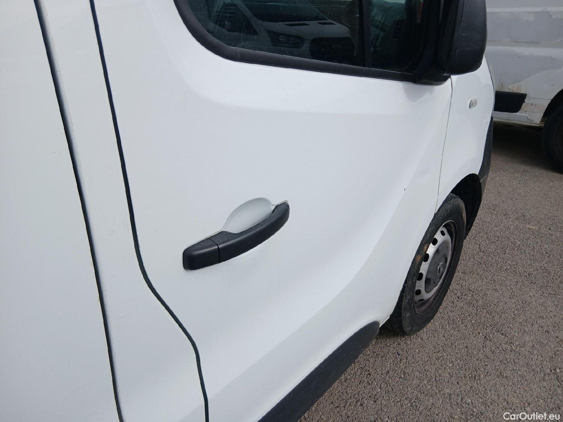  Nissan  NV300 NISSAN  / 2016 / 4P / furgón 2.0dCi 88kW (120CV) L1H1 1T Optima #26