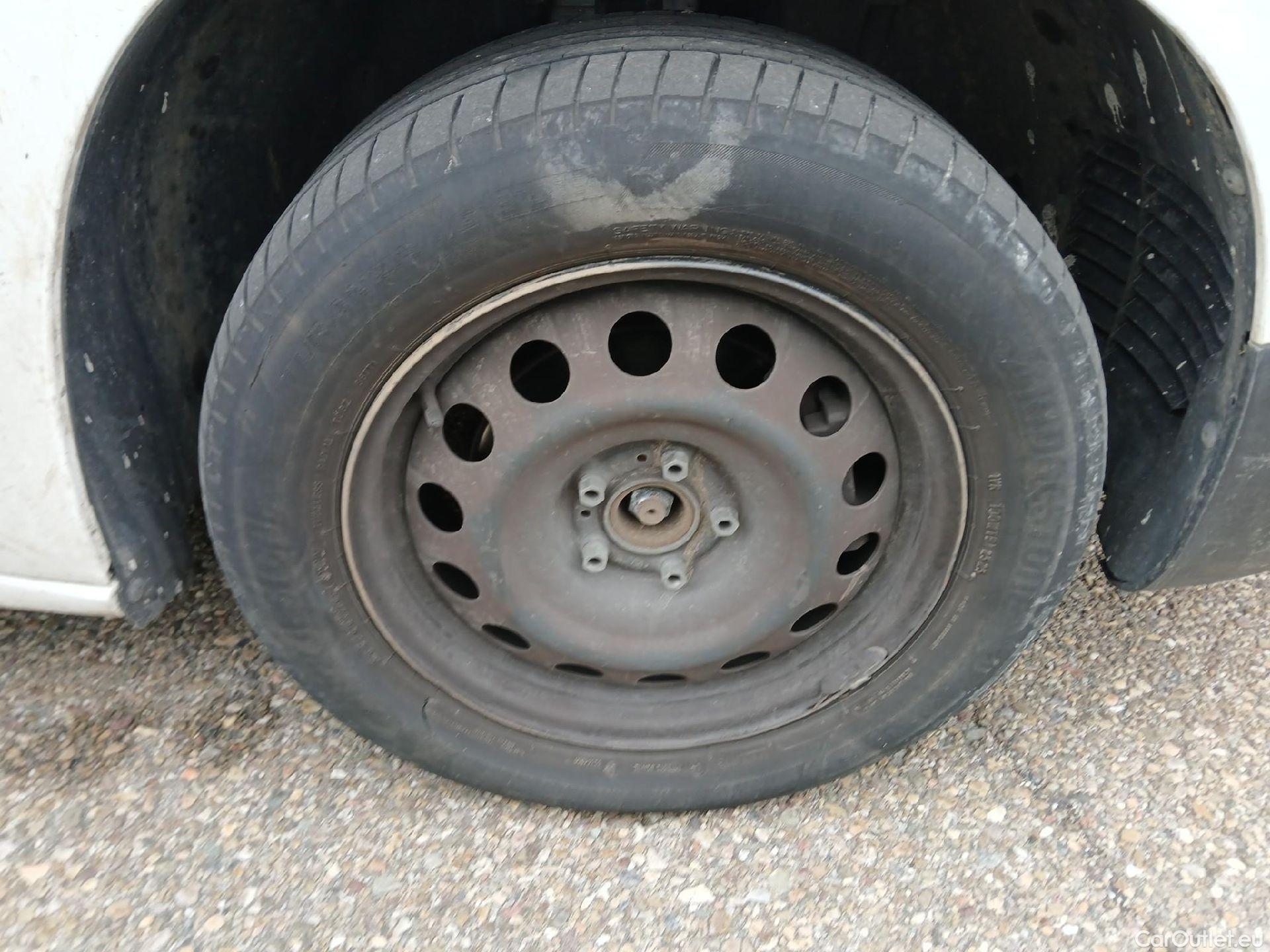  Citroen  Berlingo CITROEN  / 2018 / 5P / monovolumen compacto Talla M BlueHDi 100 S&S FEEL #3