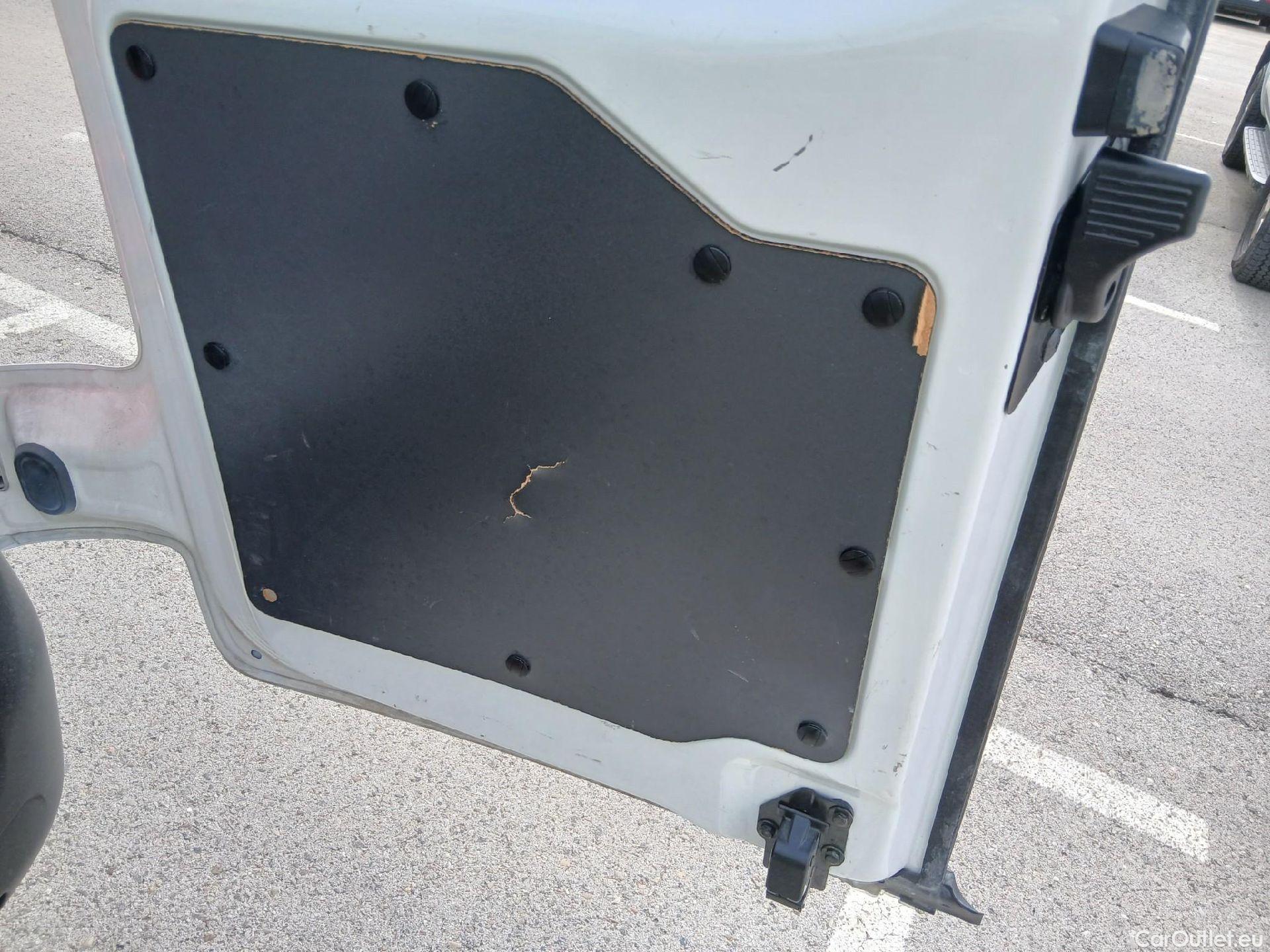  Opel  Vivaro OPEL  / 2019 / 4P / furgón 1.5 Diésel 74kW(100CV)M Std Exp #4