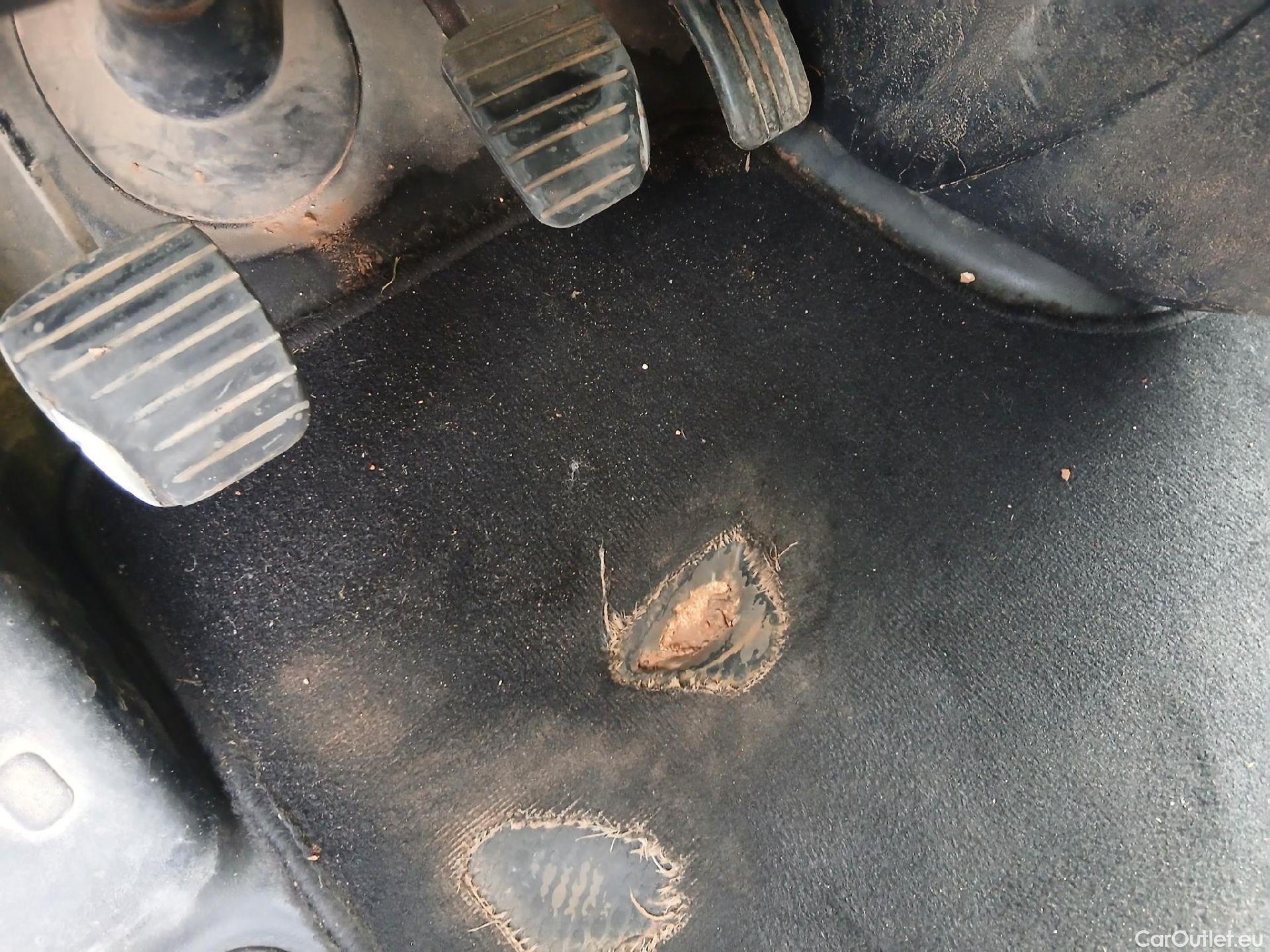  Nissan  NV300 NISSAN  / 2016 / 4P / furgón 2.0dCi 88kW (120CV) L1H1 1T Optima #37