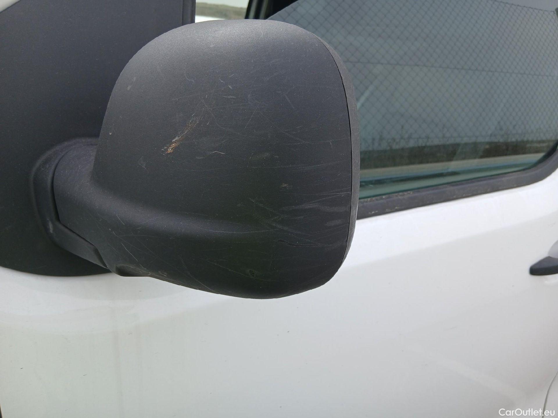  Opel  Vivaro OPEL  / 2019 / 4P / furgón 1.5 Diésel 74kW(100CV)M Std Exp #23