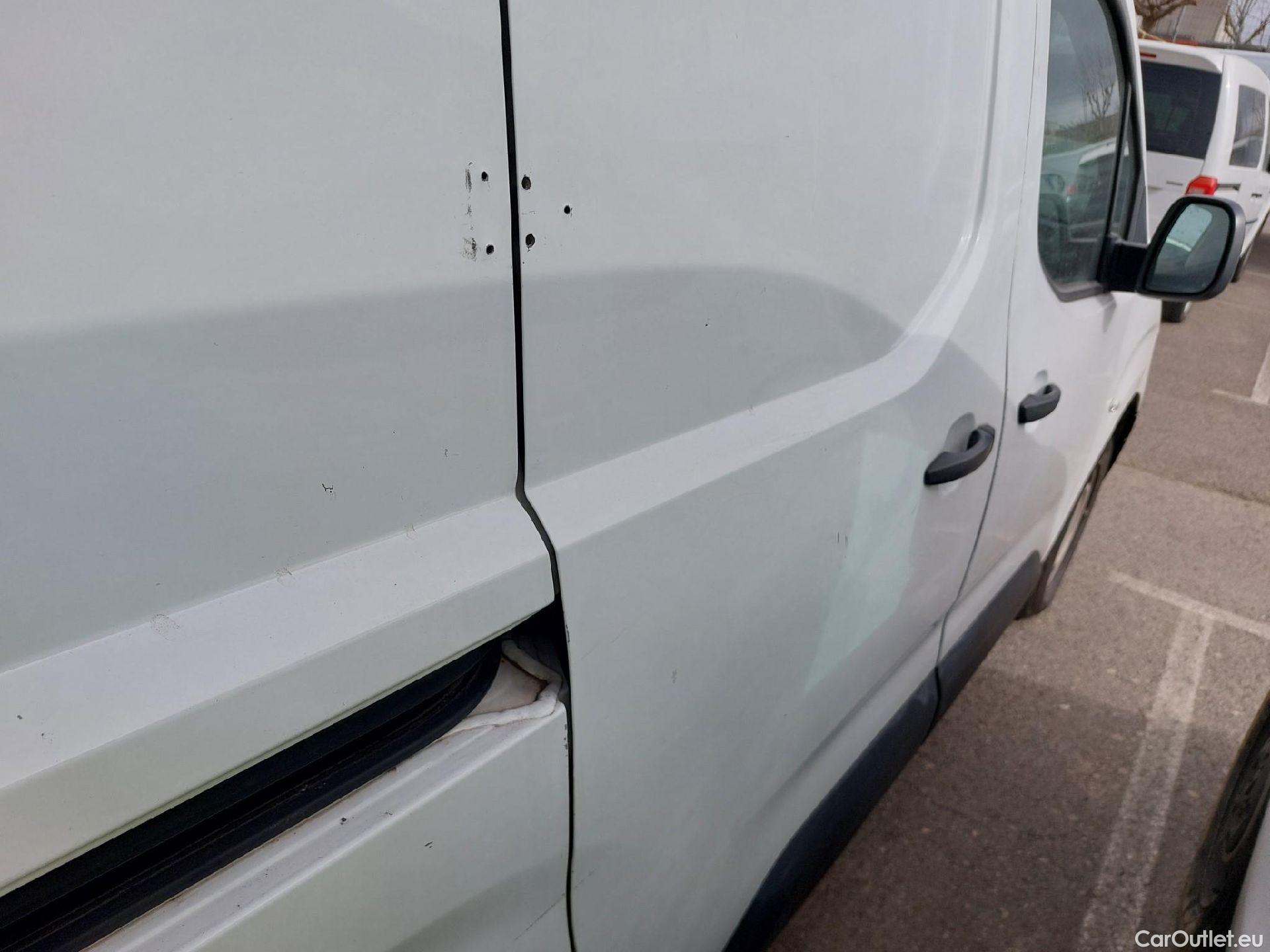  Peugeot  Partner PEUGEOT  / 2018 / 3P / furgón derivado de turismo Pro Standard 600kg BlueHDi 73kW (AC) #25