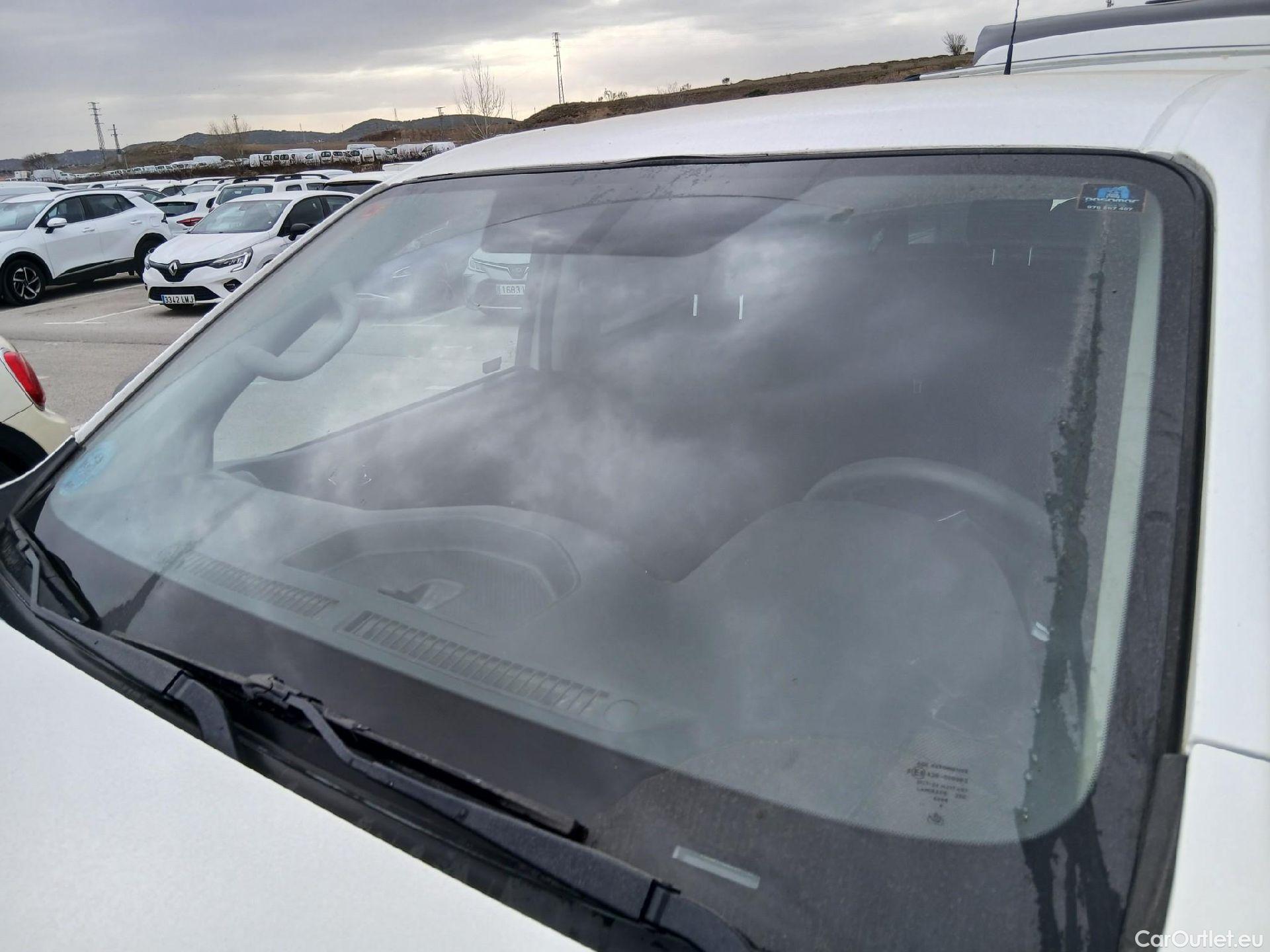  Nissan  Navara NISSAN  / 2015 / 4P / pickup Doble Cab. 2.3dCi 120kW(160CV) Acenta #4