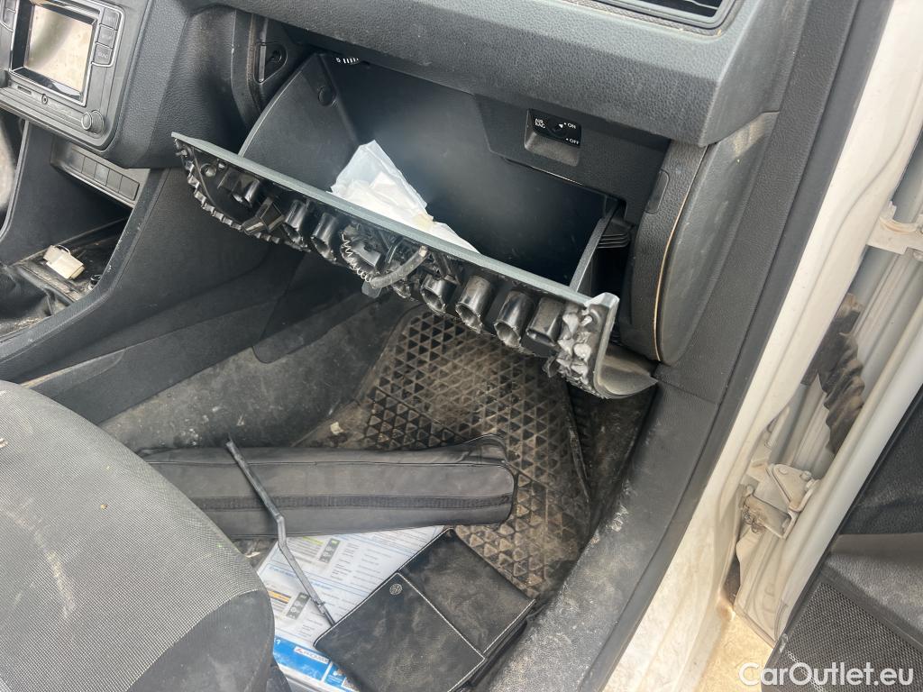  Volkswagen  Caddy VOLKSWAGEN  VU 4p 4G furgón derivado de t Profesional Furgón 2.0 TDI 55kW BMT #11