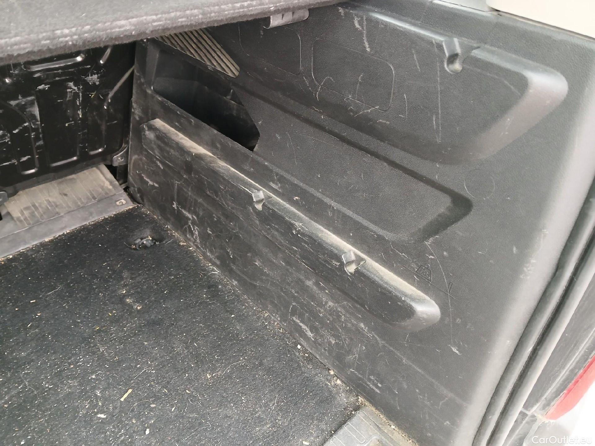  Citroen  Berlingo CITROEN  / 2018 / 5P / monovolumen compacto Talla M BlueHDi 100 S&S FEEL #29