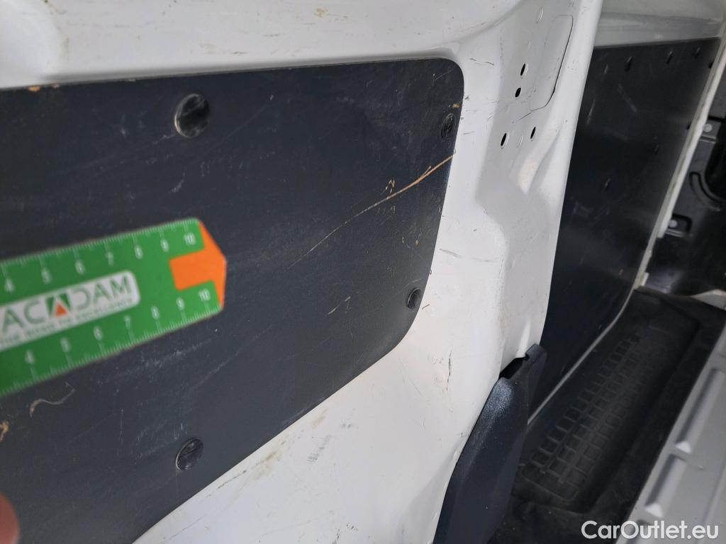  Citroen  Jumpy CITROEN  / 2016 / 4P / furgón Talla M BlueHDi 100 S&S 6v Control #48