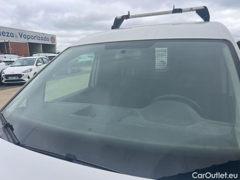  Volkswagen  Caddy VOLKSWAGEN  VU 4p 4G furgón derivado de t Profesional Furgón 2.0 TDI 55kW BMT #1