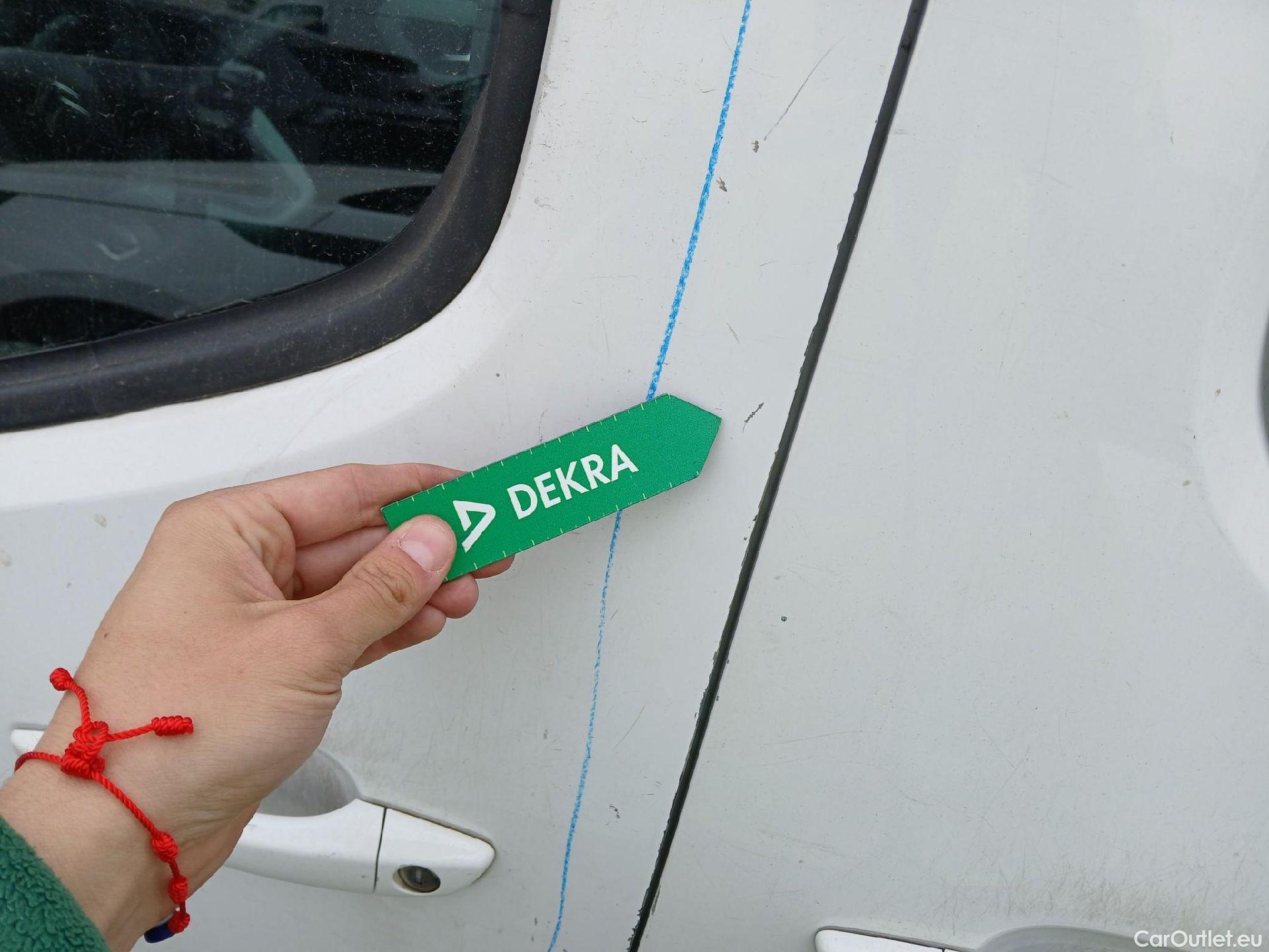  Citroen  Berlingo CITROEN  / 2018 / 5P / monovolumen compacto Talla M BlueHDi 100 S&S FEEL #19