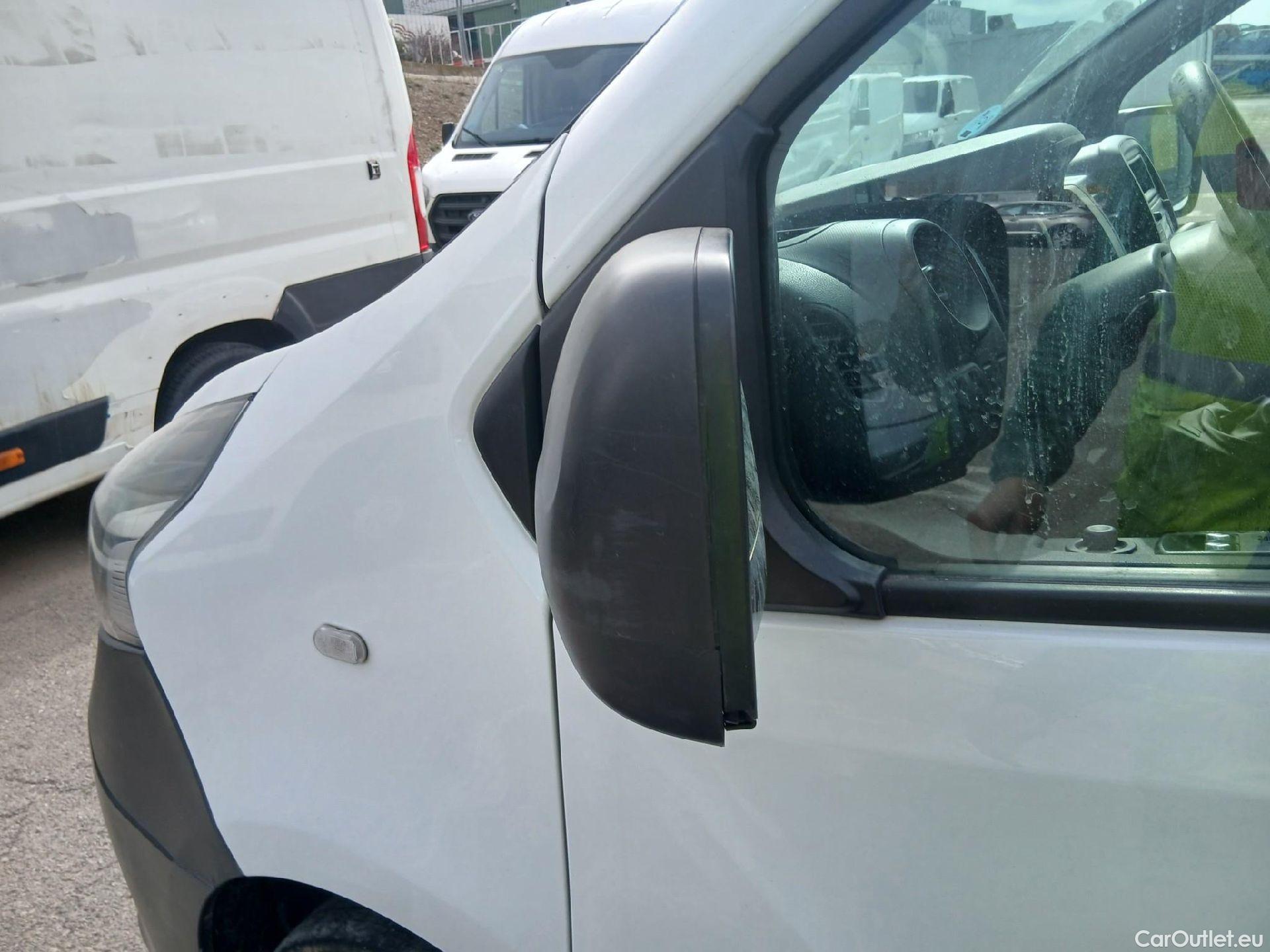  Nissan  NV300 NISSAN  / 2016 / 4P / furgón 2.0dCi 88kW (120CV) L1H1 1T Optima #5