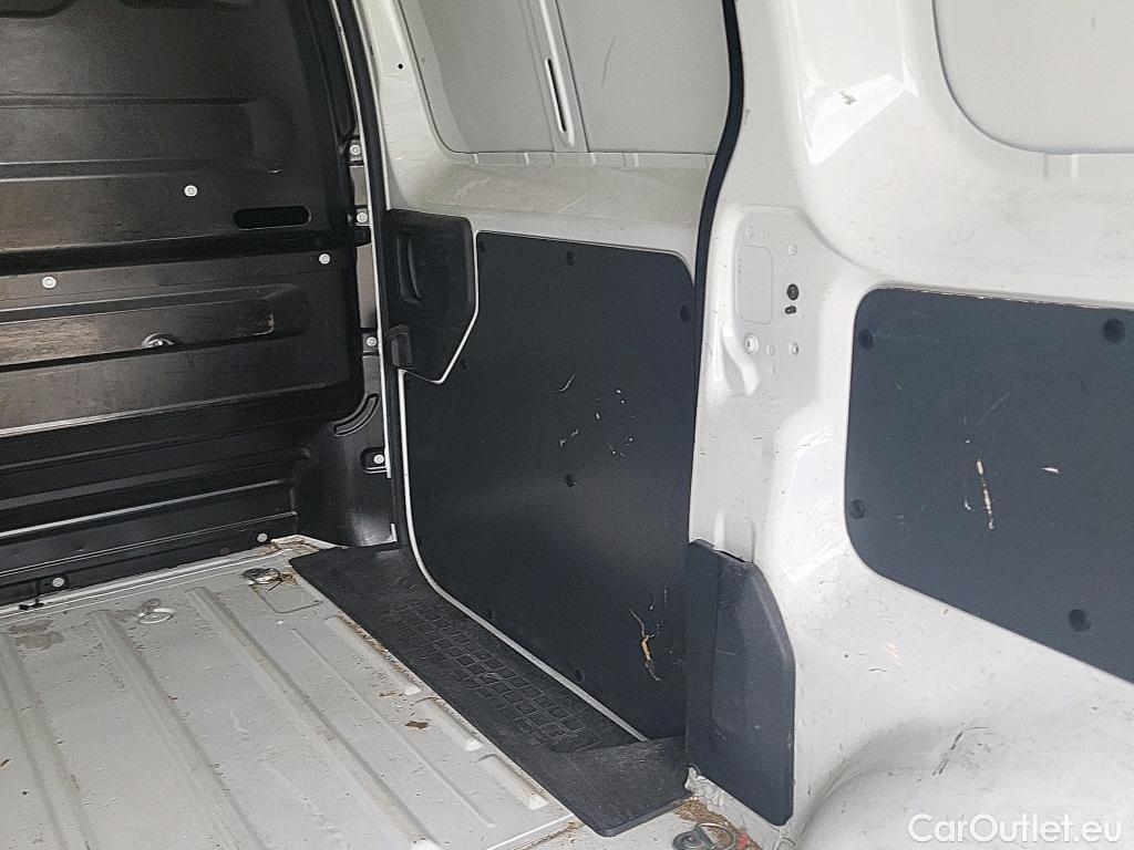  Peugeot  Expert PEUGEOT  / 2016 / 4P / furgón Furgón Pro 2.0 BlueHDi 120 S&S Standard (CX) #1