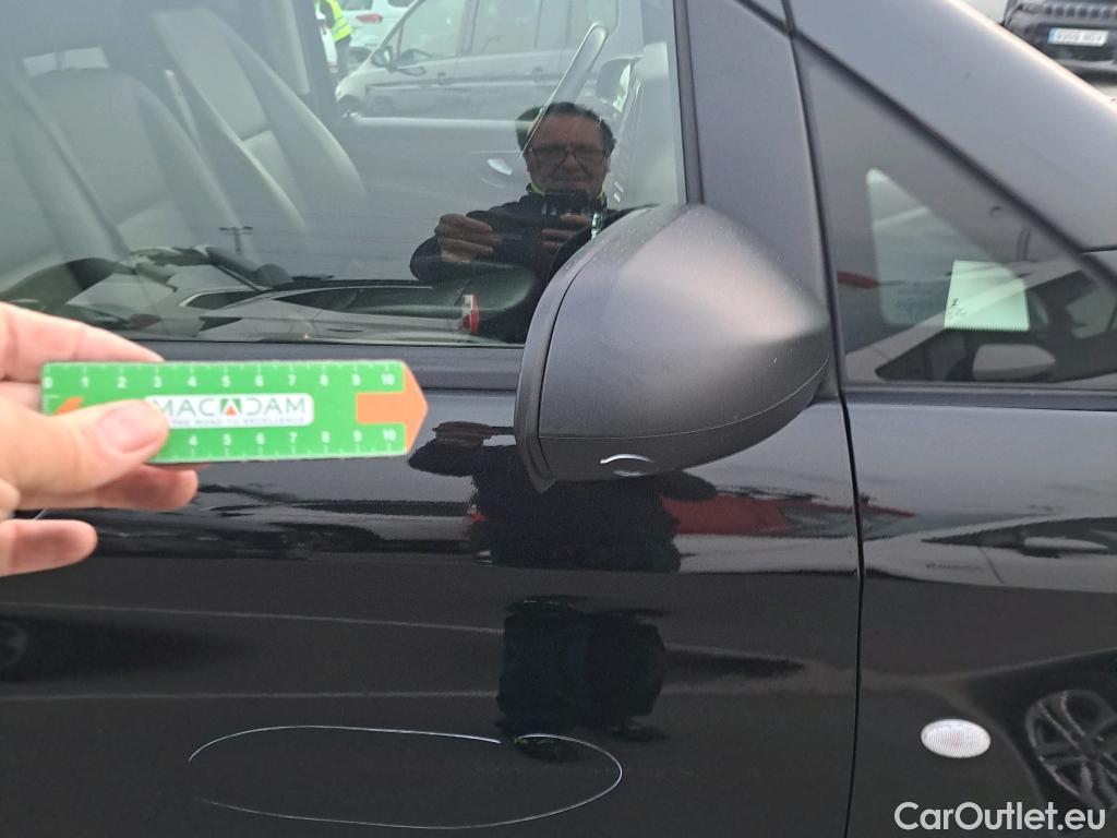  Mercedes  Vito MERCEDES-BENZ  / 2014 / 4P / combi 119CDI AT 140kW Tourer Select Extralarga #38