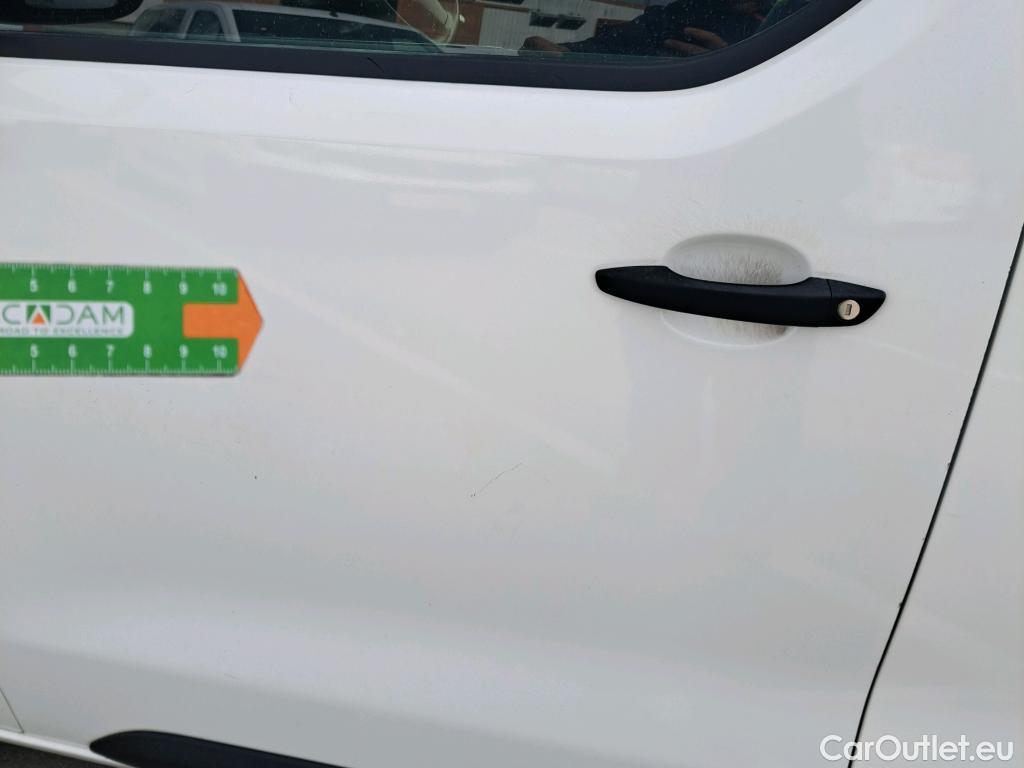  Citroen  Jumpy CITROEN  / 2016 / 4P / furgón Talla M BlueHDi 100 S&S 6v Control #16