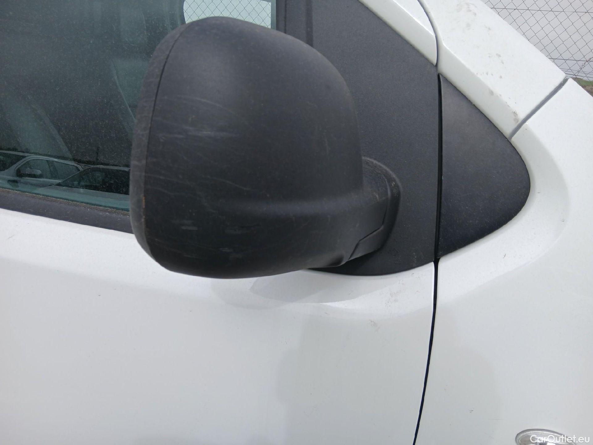  Opel  Vivaro OPEL  / 2019 / 4P / furgón 1.5 Diésel 74kW(100CV)M Std Exp #33