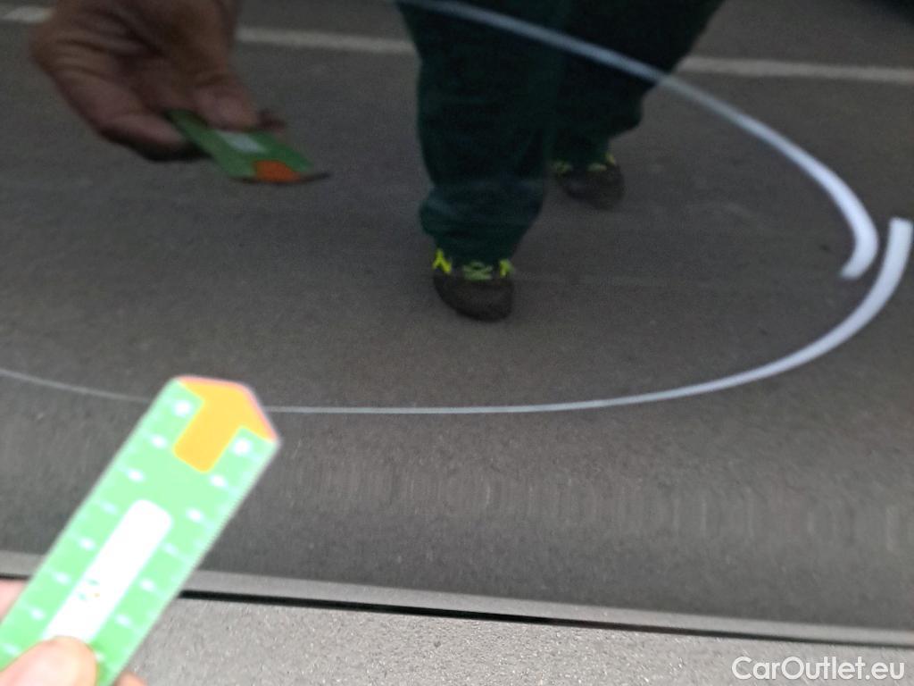  Mercedes  Vito MERCEDES-BENZ  / 2014 / 4P / combi 119CDI AT 140kW Tourer Select Extralarga #31